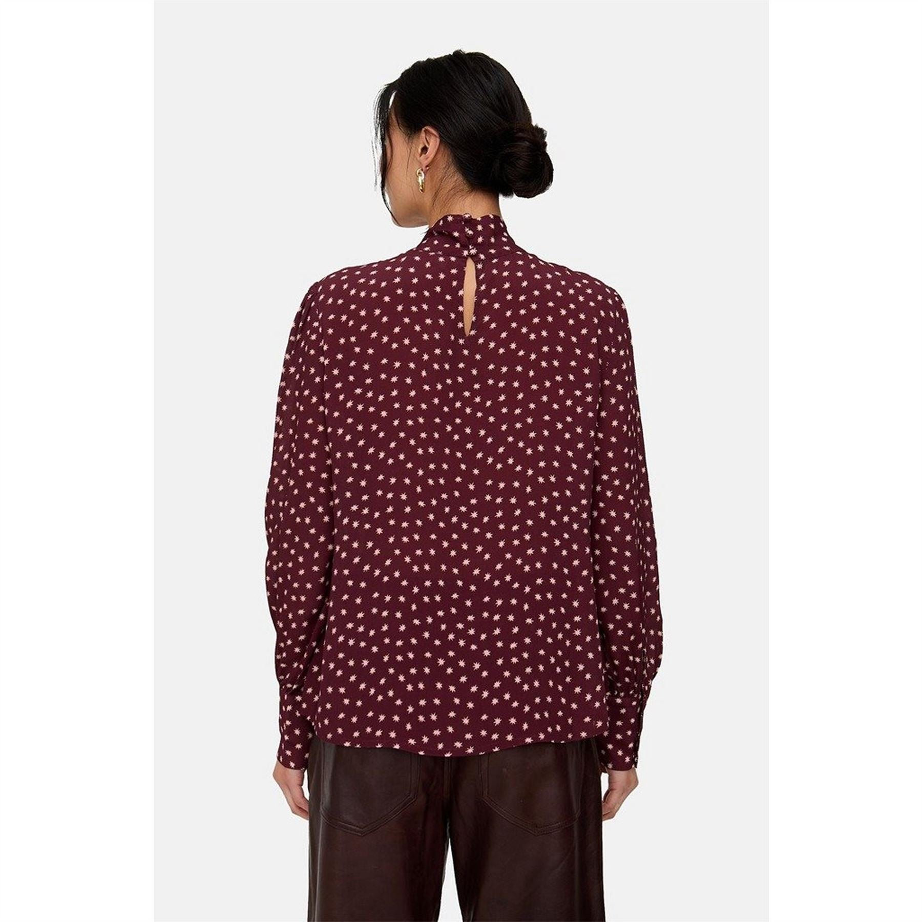 Lily and Lionel Pussybow Star Print Blouse In Burgundy