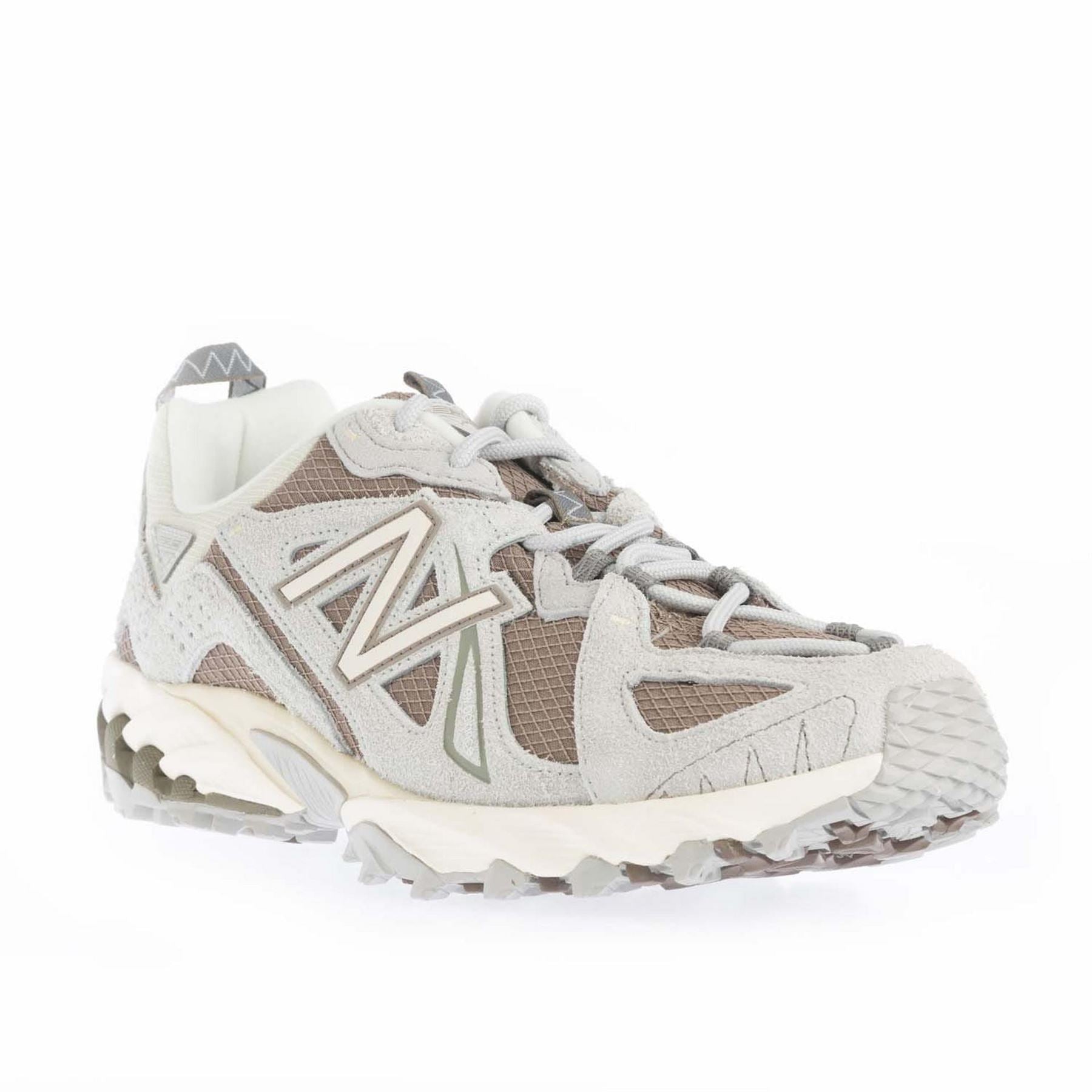 New Balance V1 Trainers