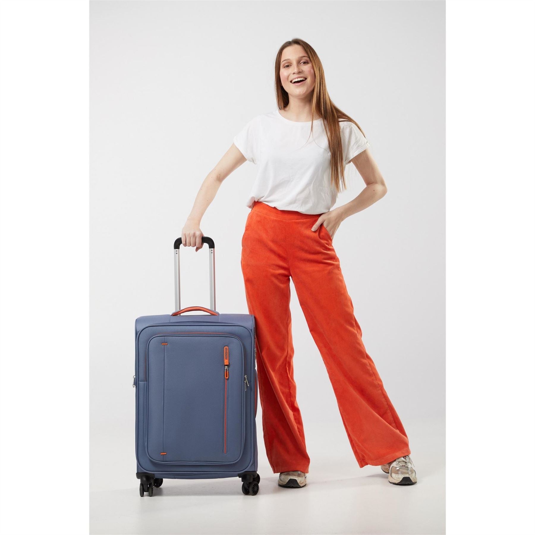 American Tourister Spinner 67x44x26 28cm Exp Tsa Medium Soft Suitcase