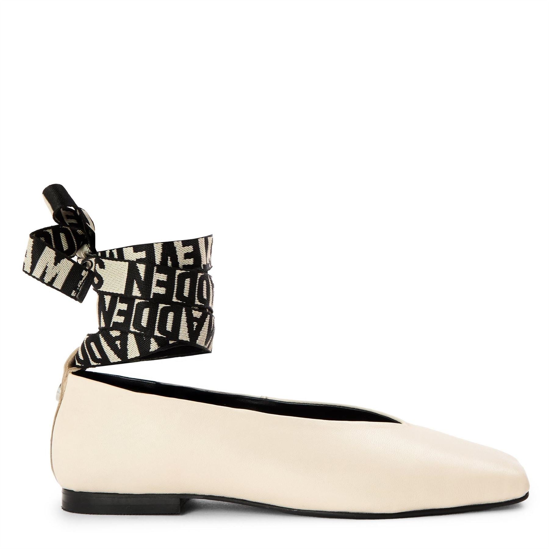 Steve Madden Fosse Logo Print Flats Pumps
