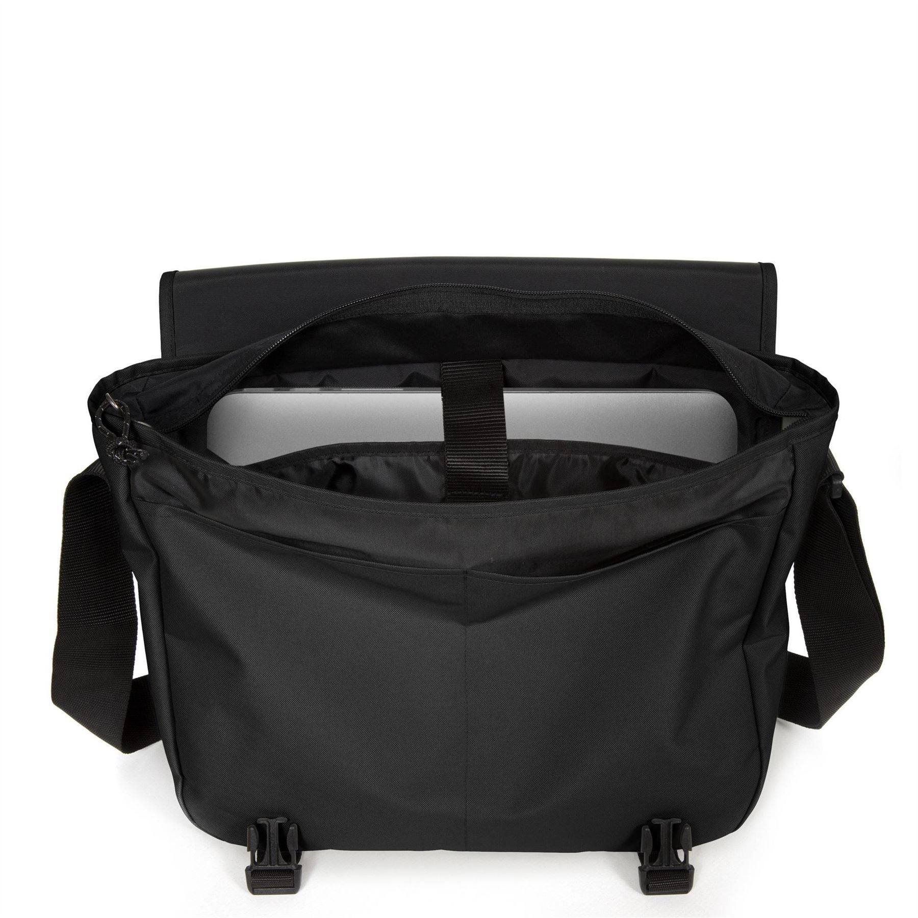 Eastpak + Medium Shoulder Bag 20l
