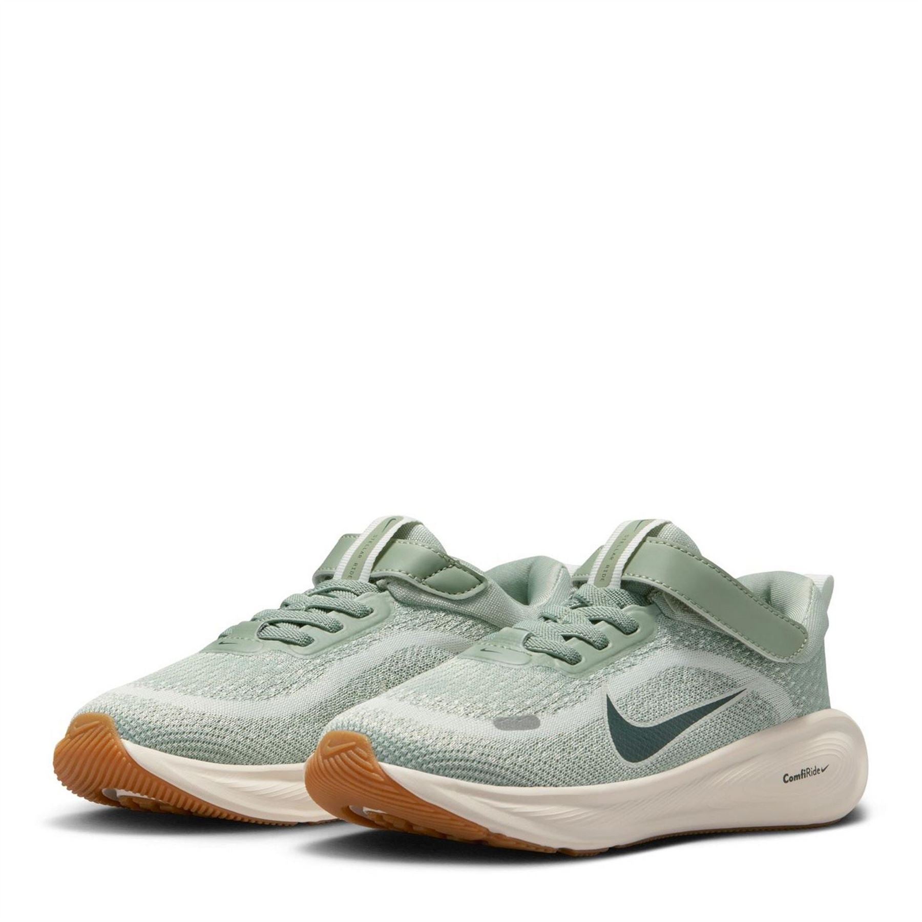 Nike Stellar Ride Low Top Lace-Up Sneakers