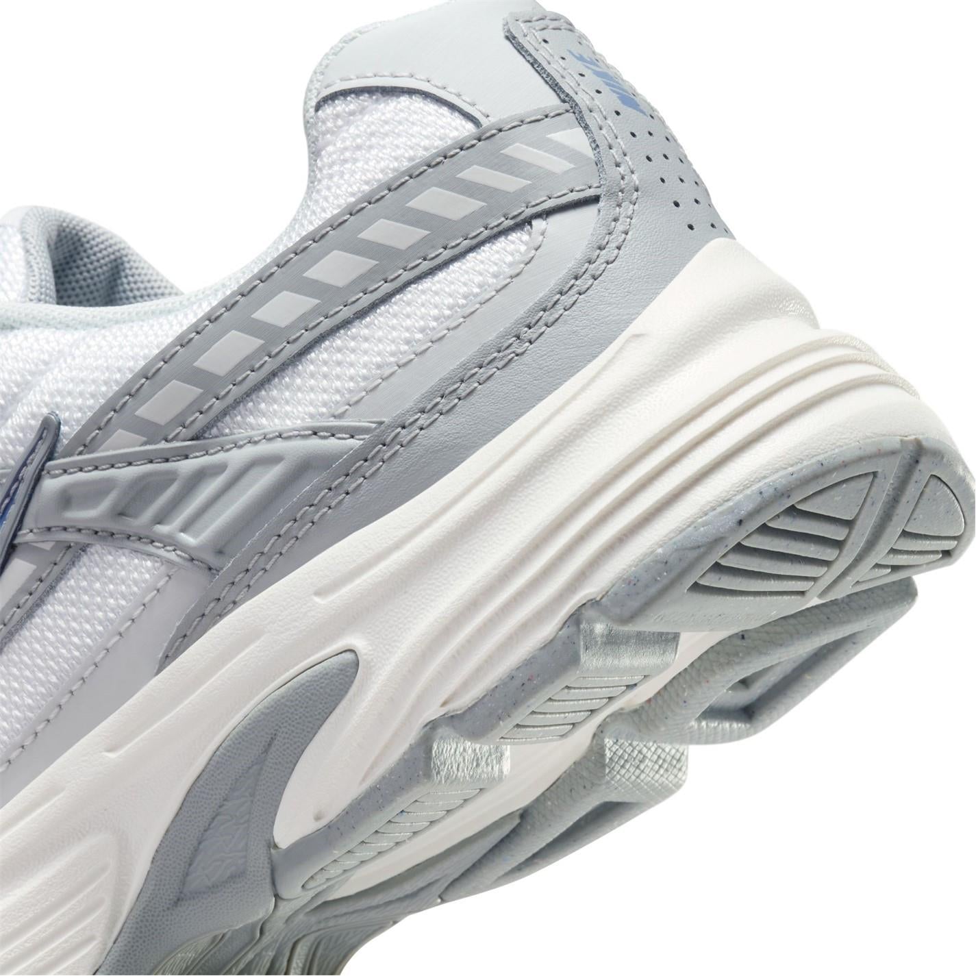 Nike Initiator Low Top Sneakers