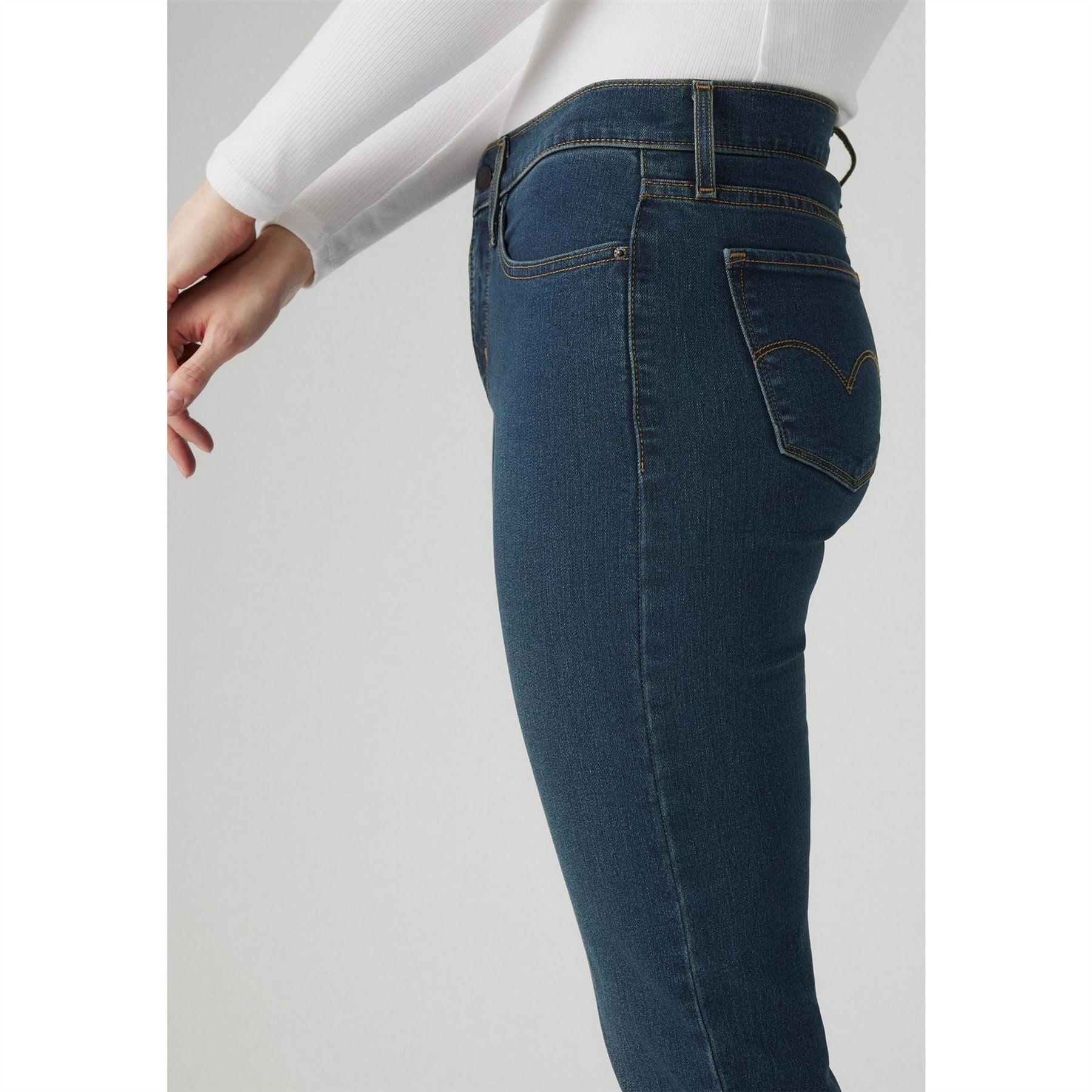 Levis 314 Shaping Straight Jeans