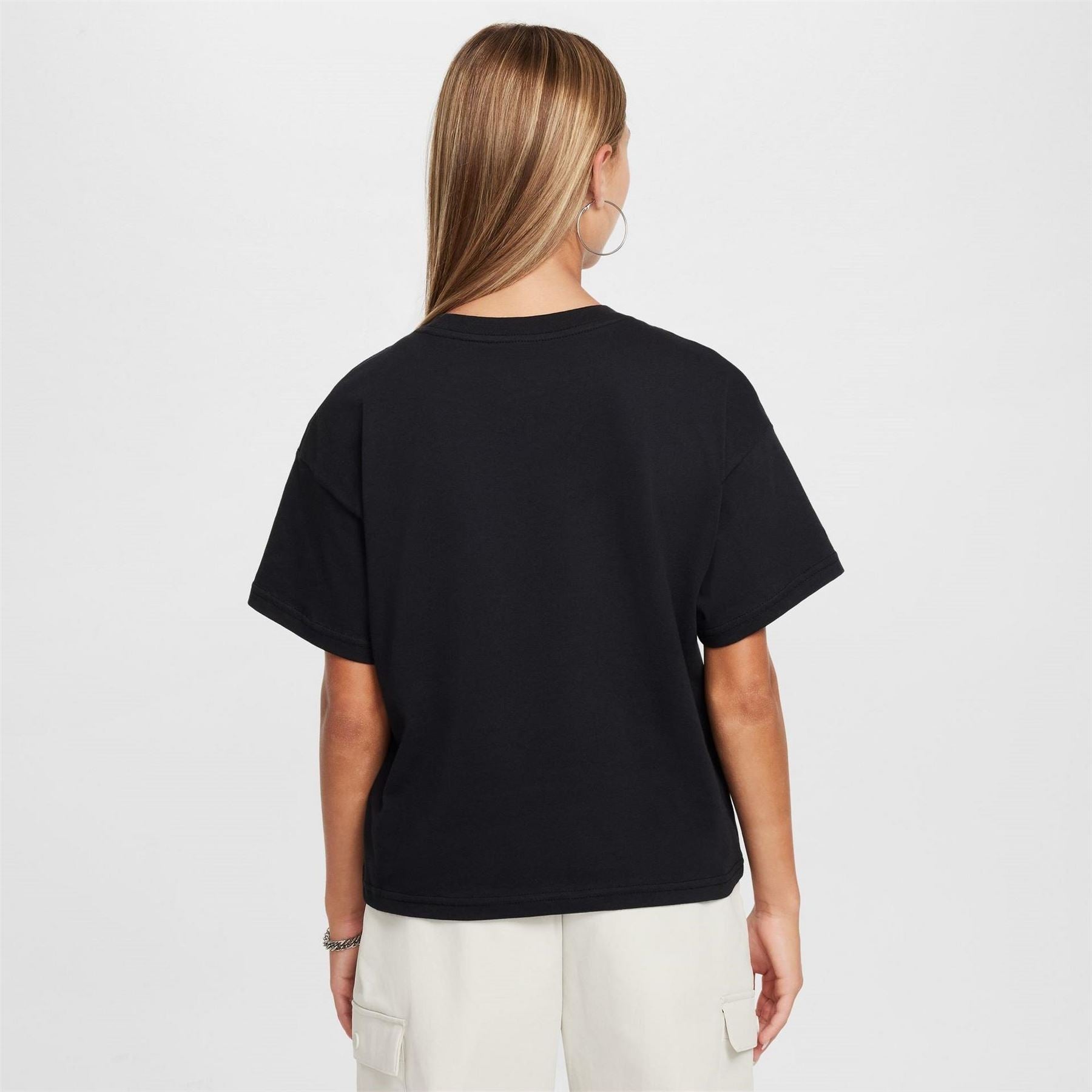 Nike Sportswear Big Kids (girls) T-Shirt