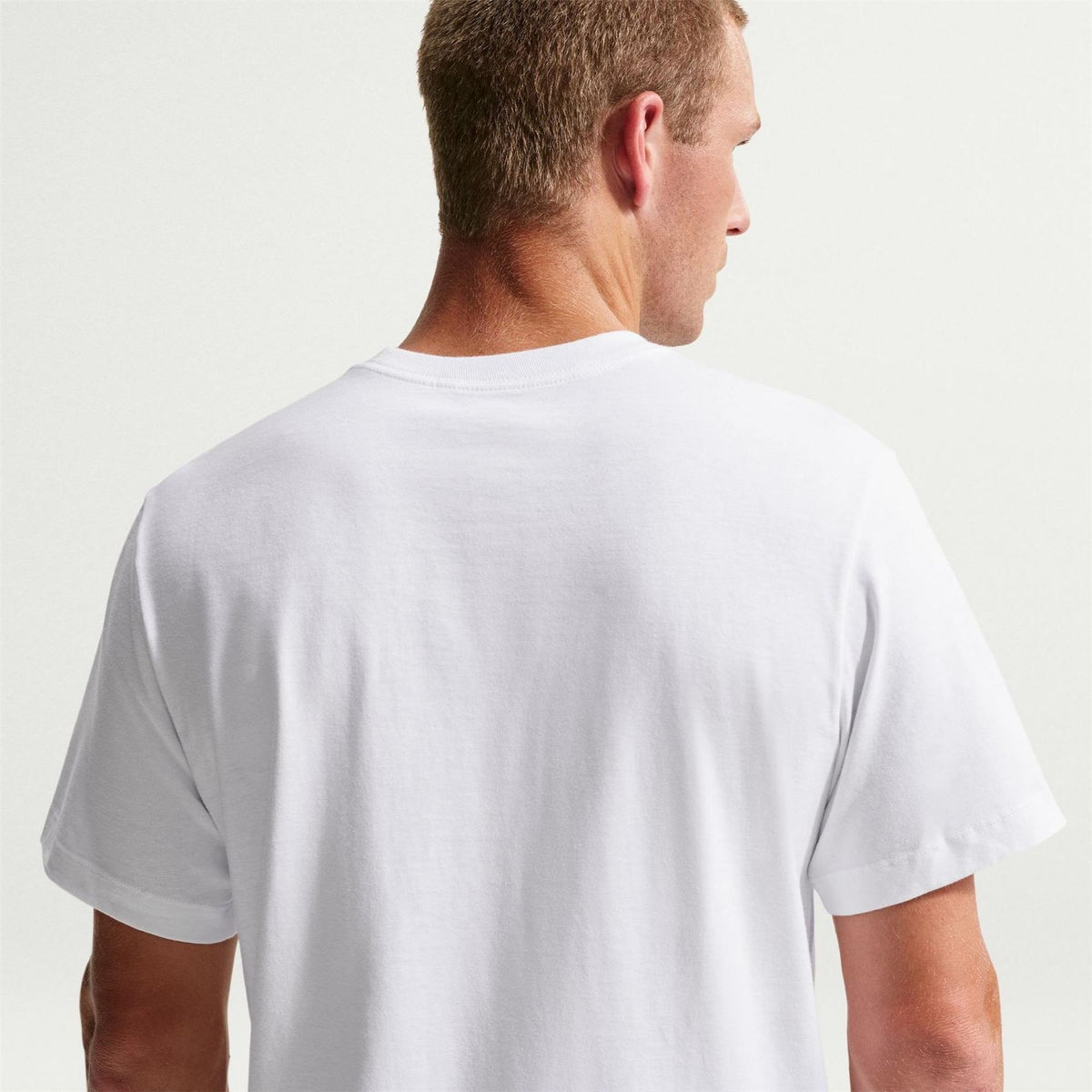 Nike Mens Sportswear Club T-Shirt