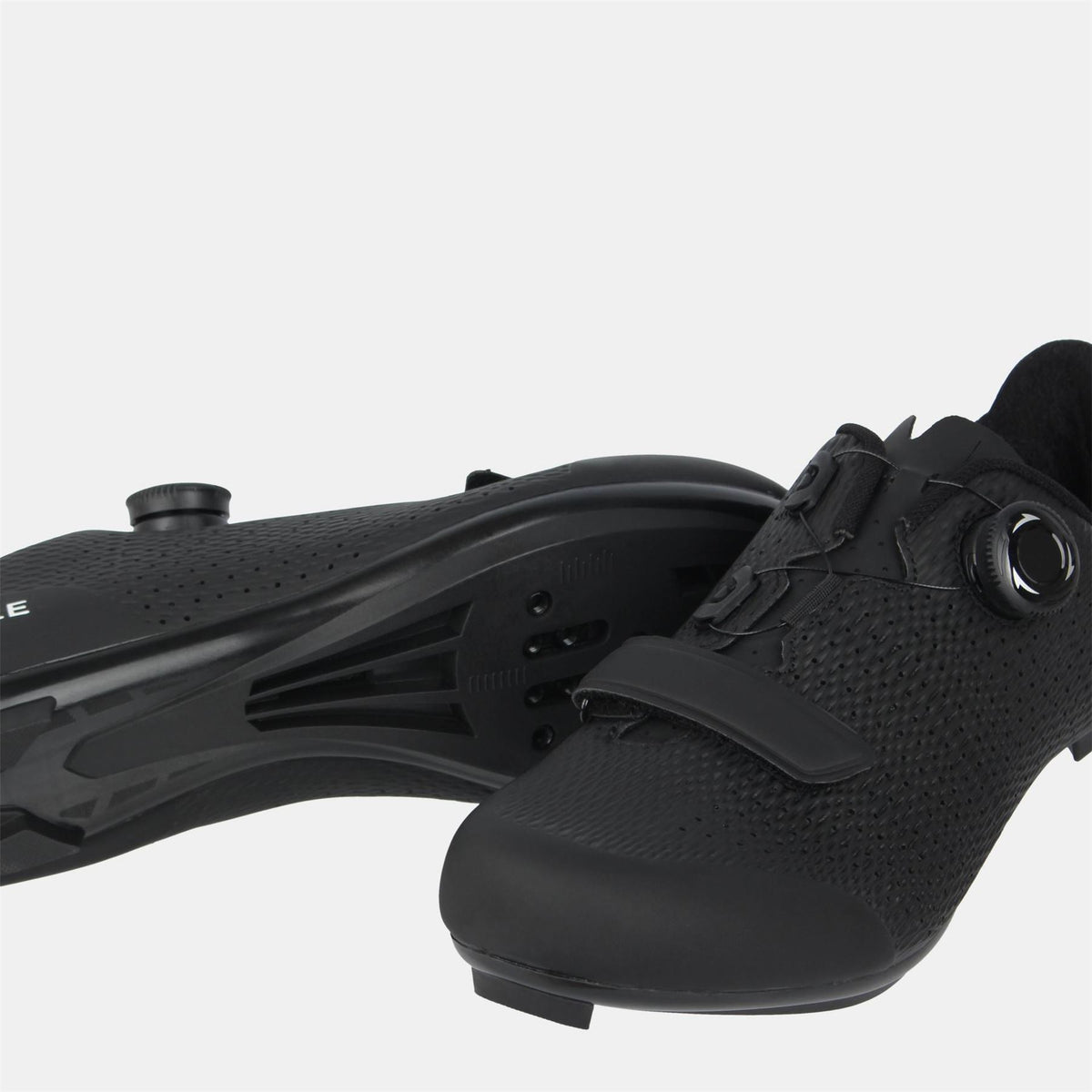 Pinnacle Radium Road 61 Low Top Road Shoes