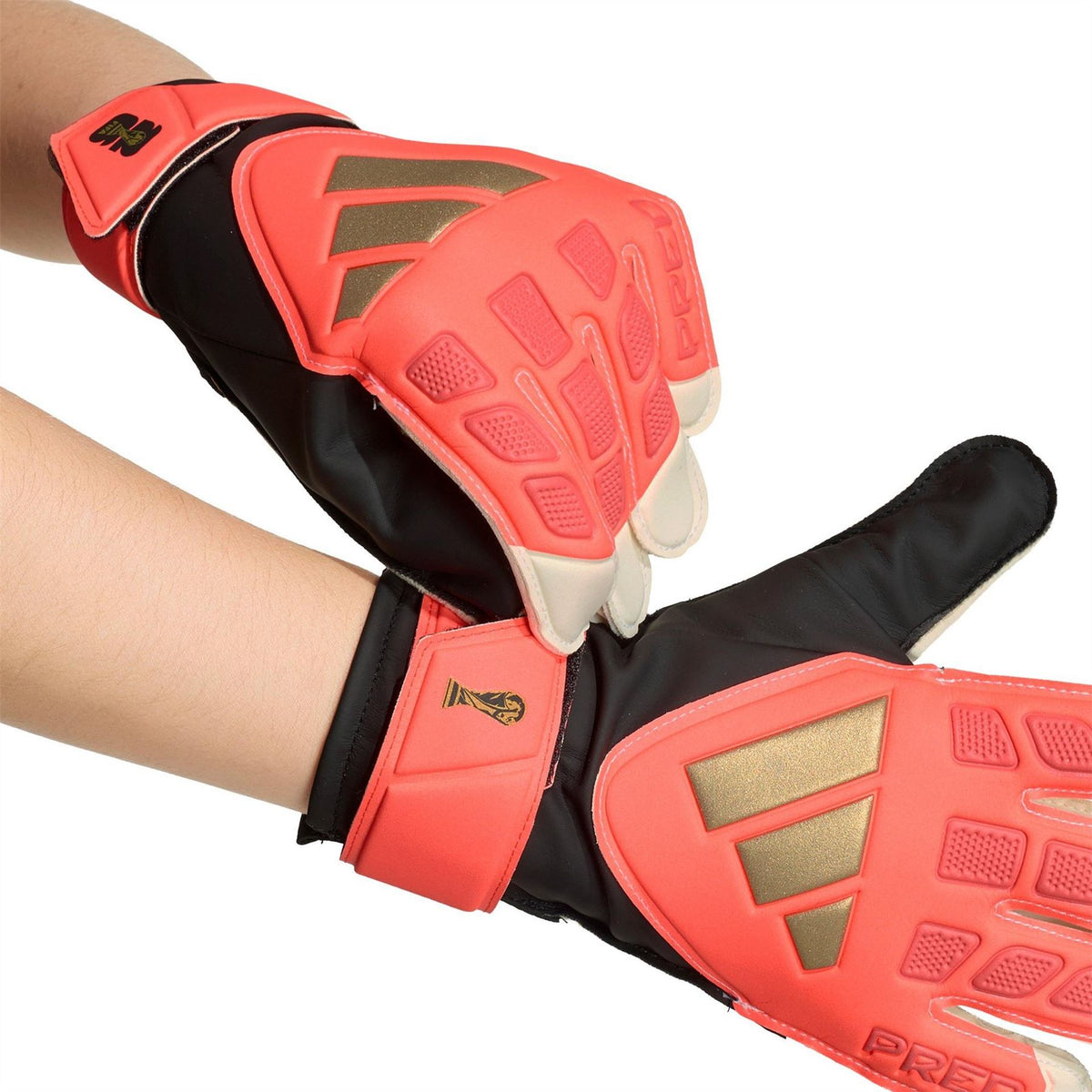 adidas Predator Training Goalkeeper Gloves Juniors