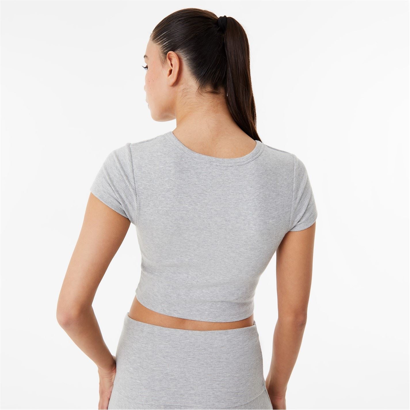 USA Pro Sophie Habboo Cropped Crew Neck Slim Fit T-Shirt