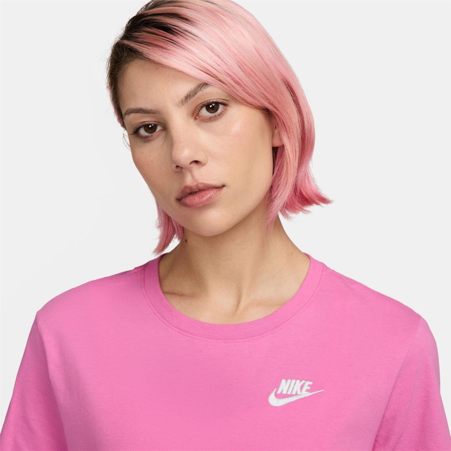 Nike Womens Sportswear Club T-Shirt