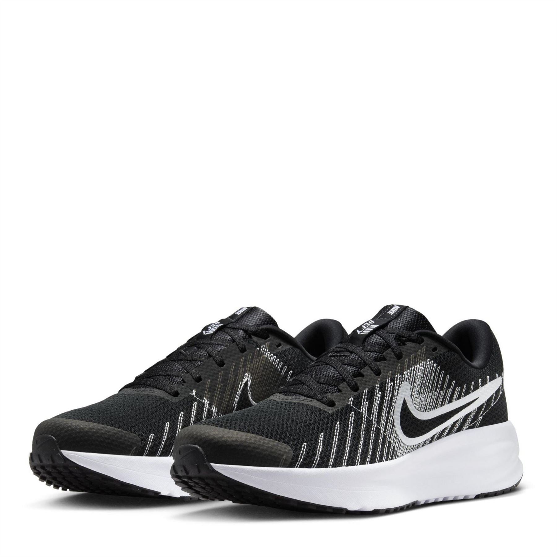 Nike Run Defy Low Top Sneakers