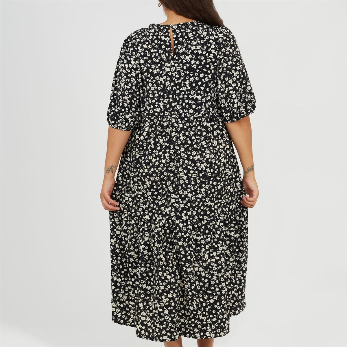 Brave Soul Plus Size Short Sleeved Floral Midi Dress With Tiered Hem