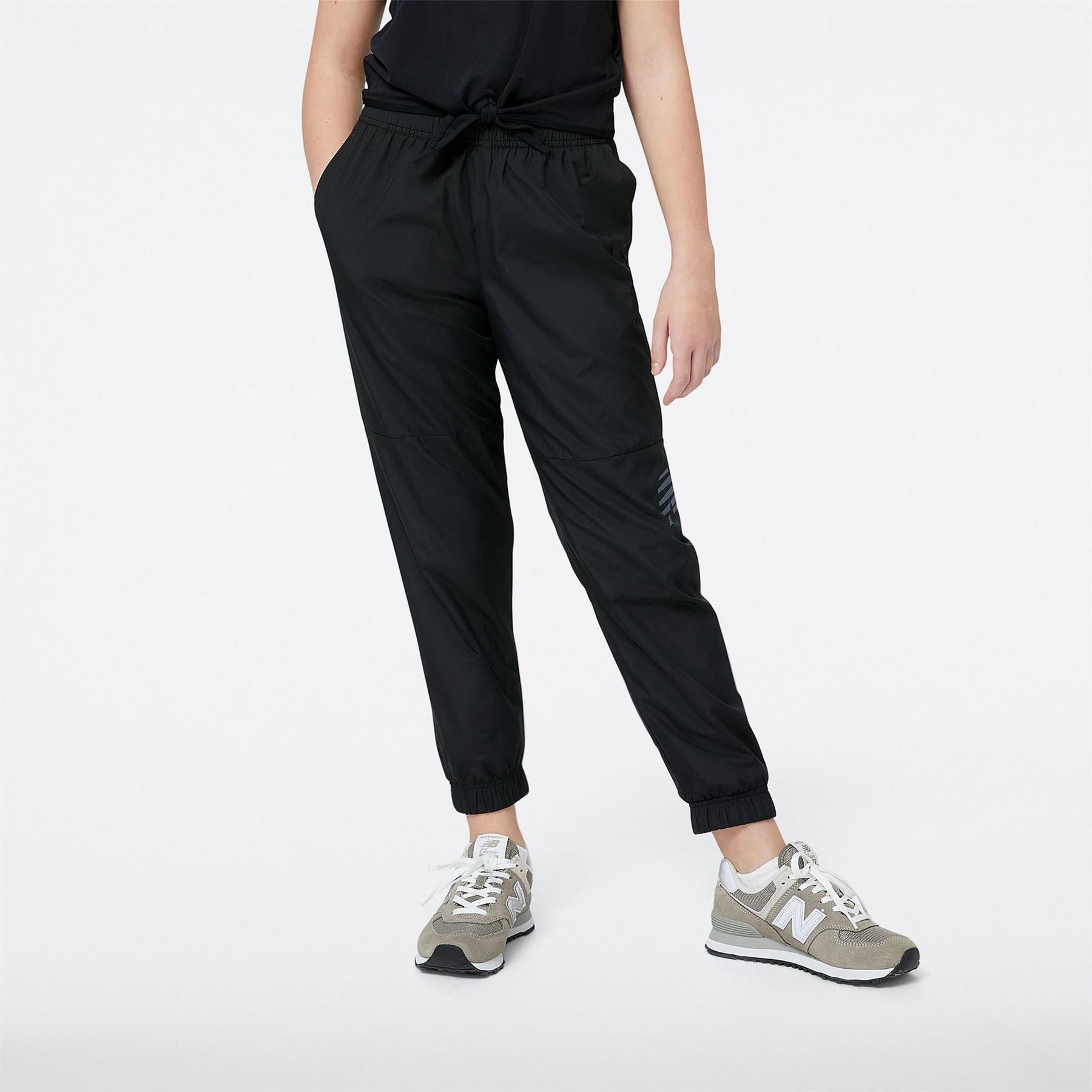 New Balance Tenacity Woven Three Quartertrousers