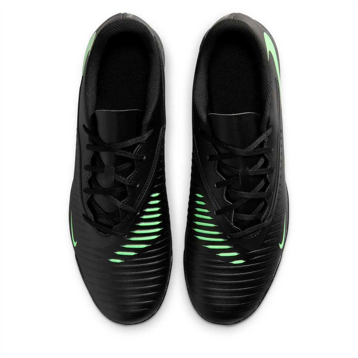 Nike Phantom 6 Low Club Adults Astro Turf Football Boots