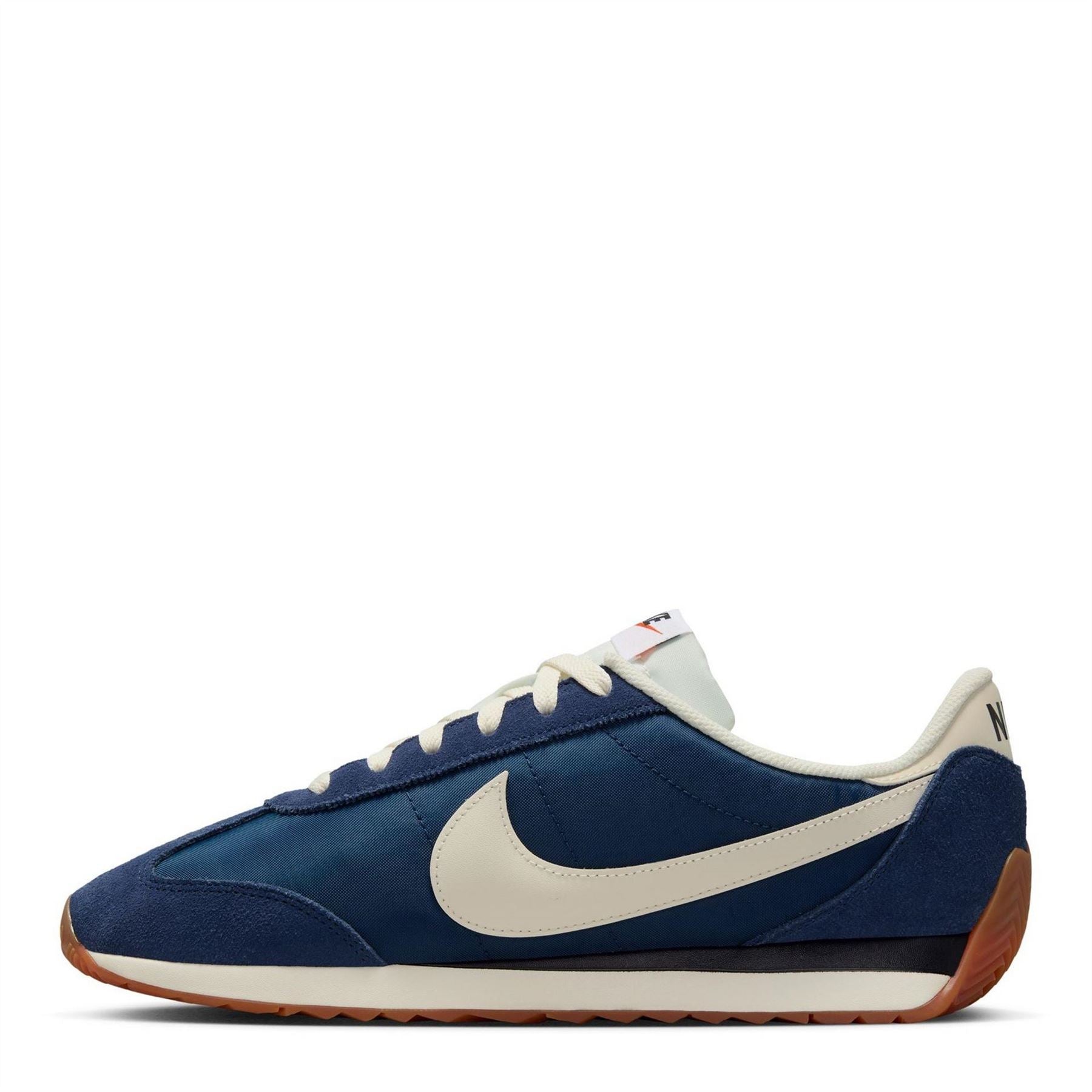 Nike Low Heel Round Toe Low Top Sneakers