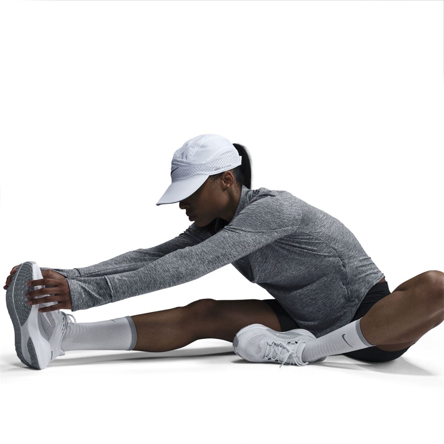 Nike Womens Swift 1 4 Zip Running Top