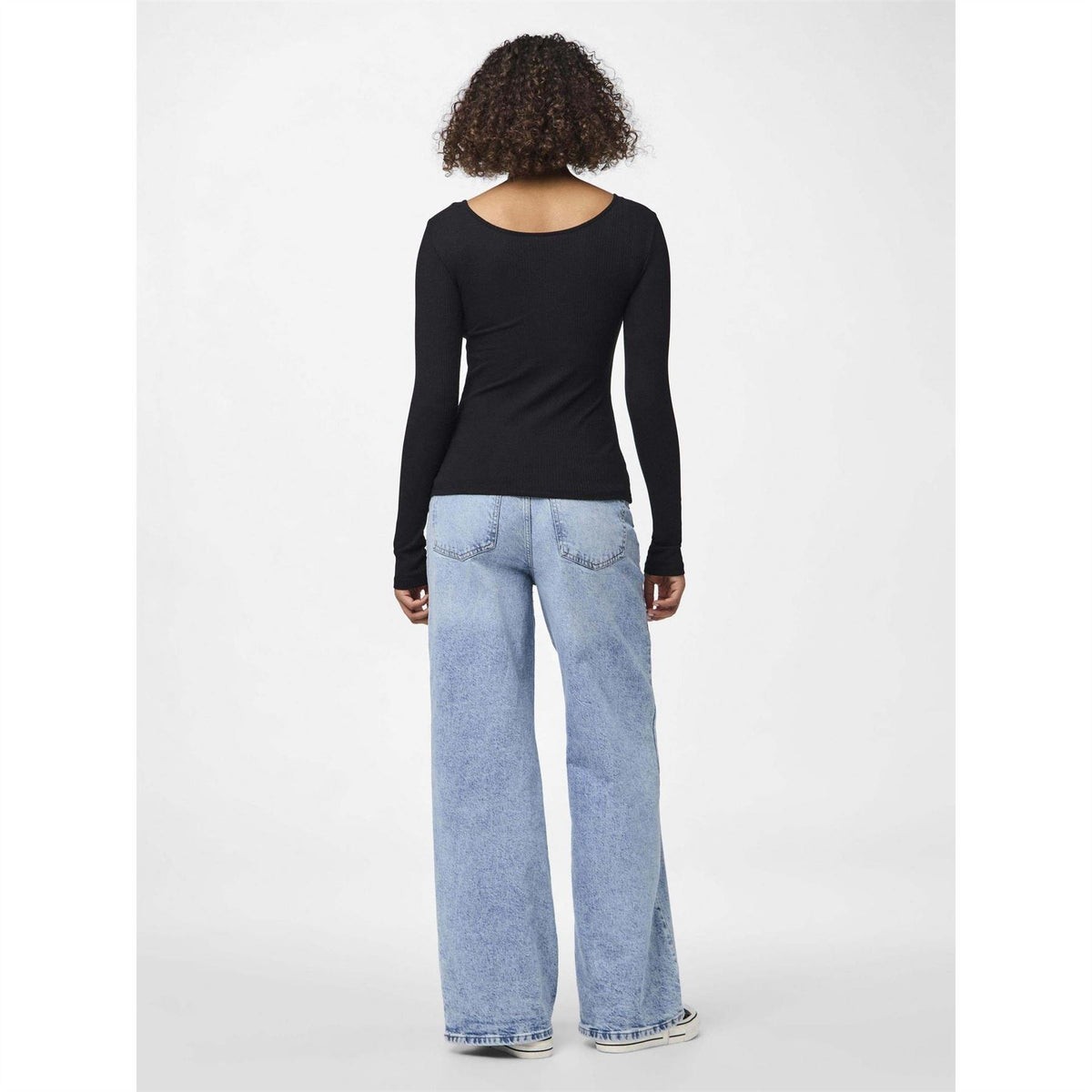 Pieces Scoop Neck Long Sleeve Slim Fit Blouse with Button Placket