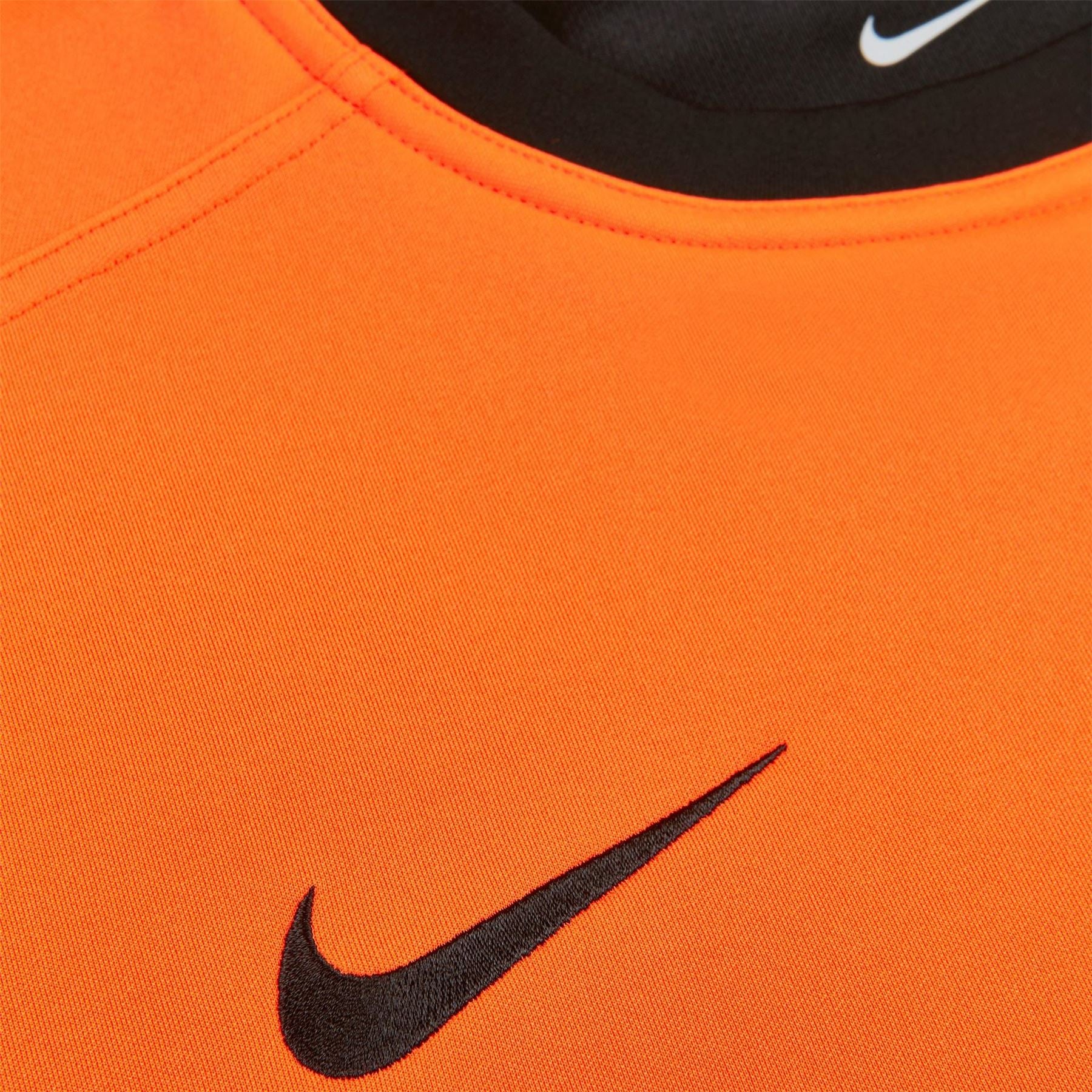 Nike Embroidered Crew Neck Long Sleeve Raglan Jersey
