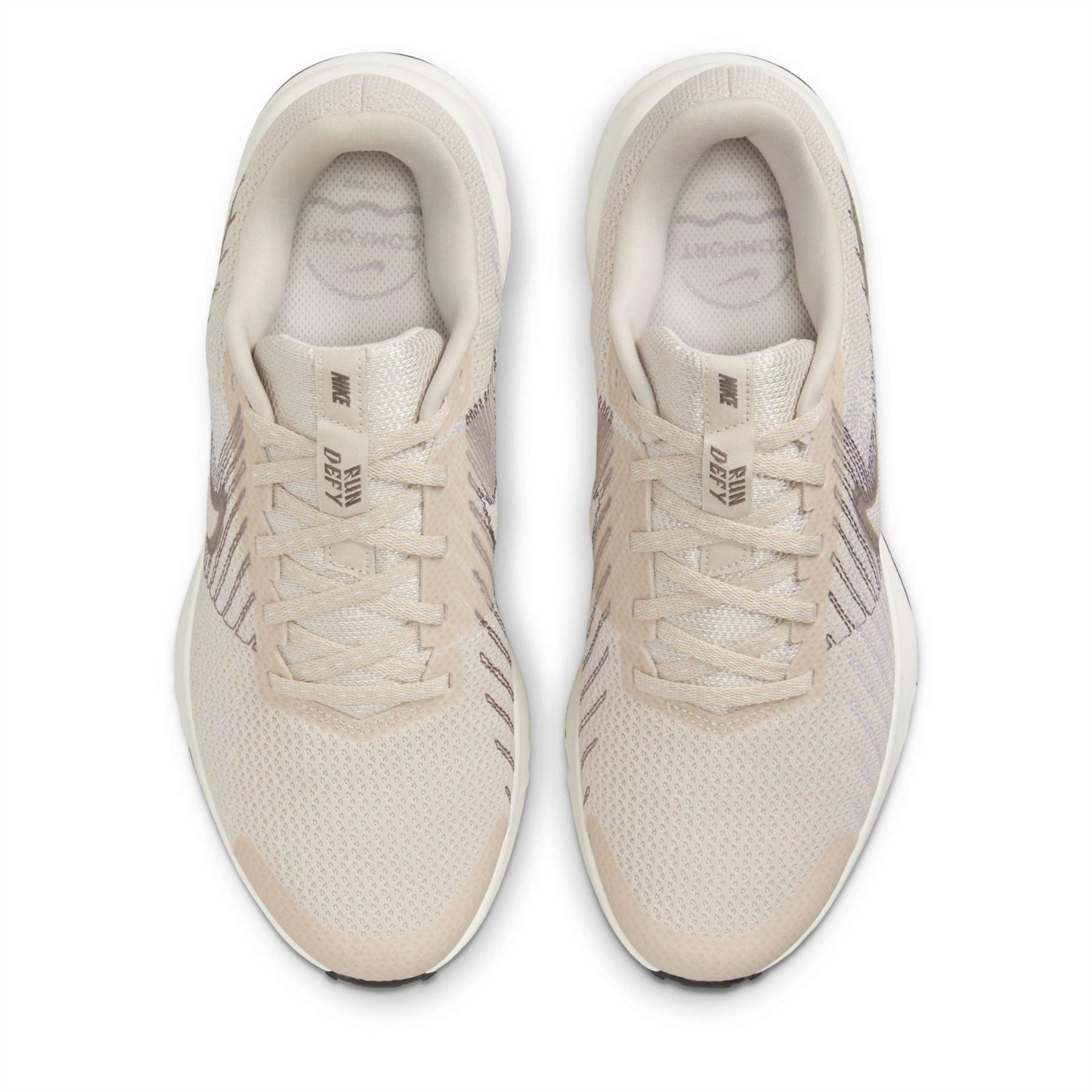 Nike Run Defy Low Top Graphic Print Sneakers