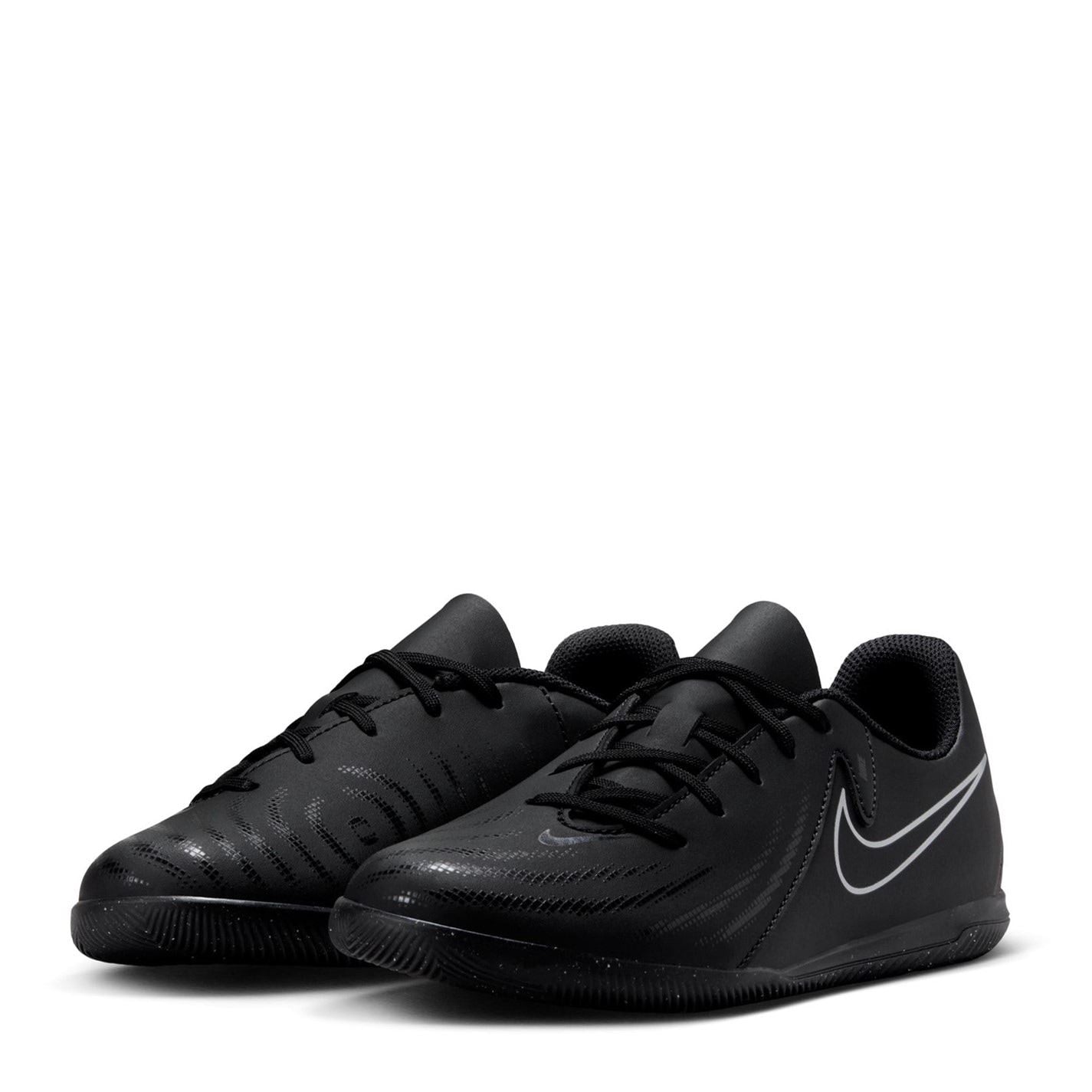Nike Phantom Gx 2 Club Juniors Indoor Court Football Boots.