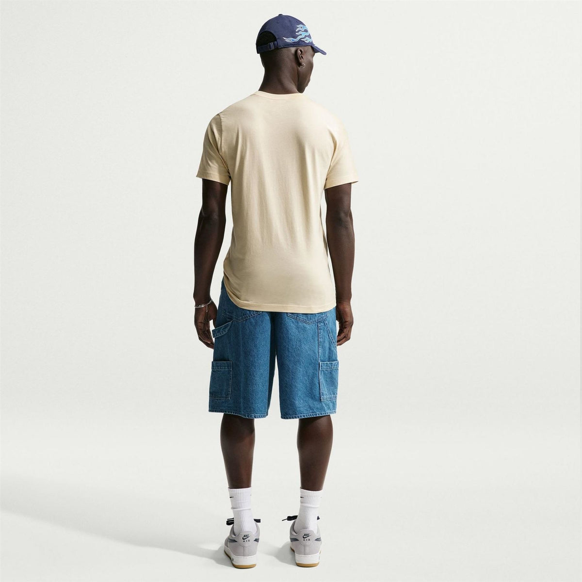 Nike Mens Sportswear Club T-Shirt