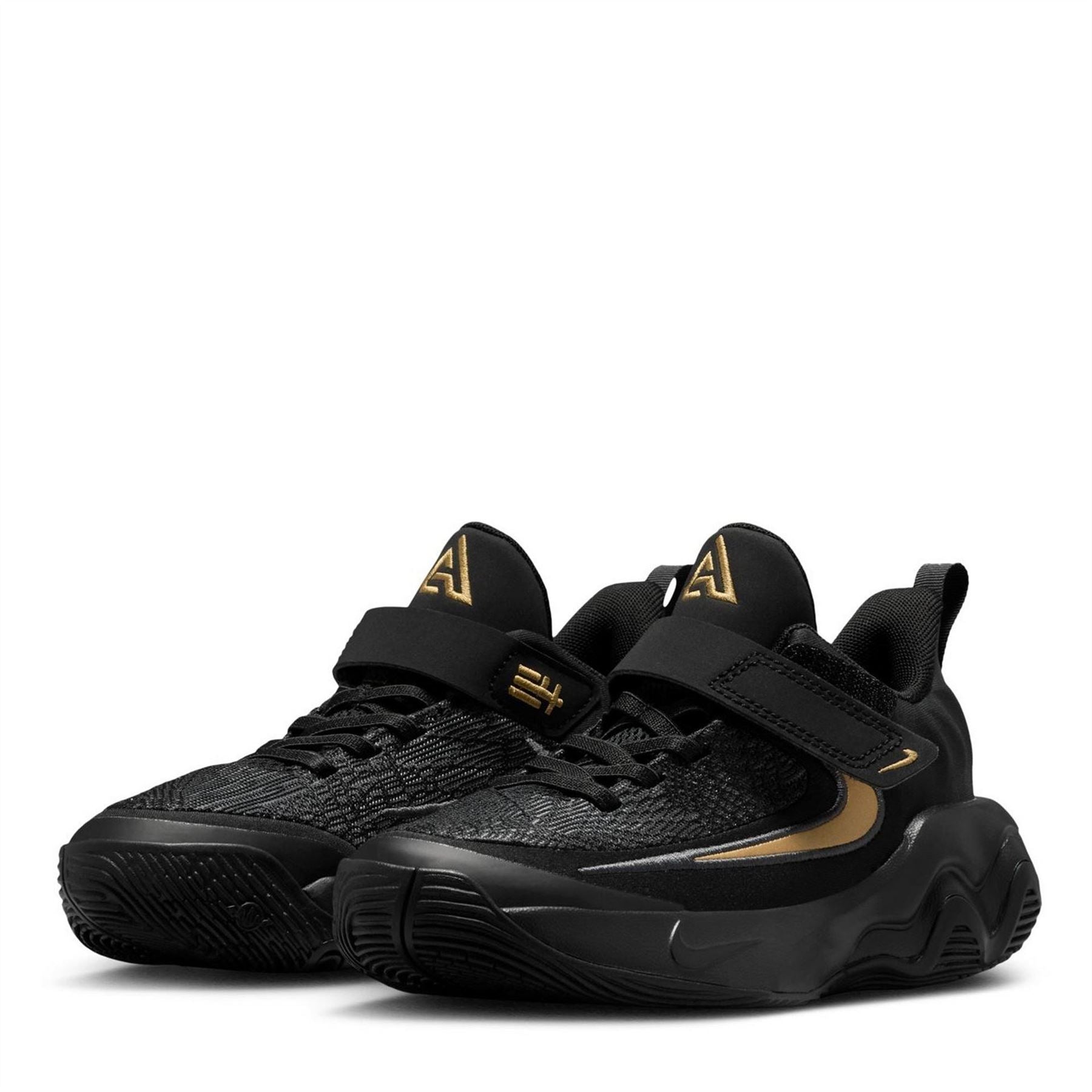 Nike Giannis Immortality 4 Mid Top Sneakers