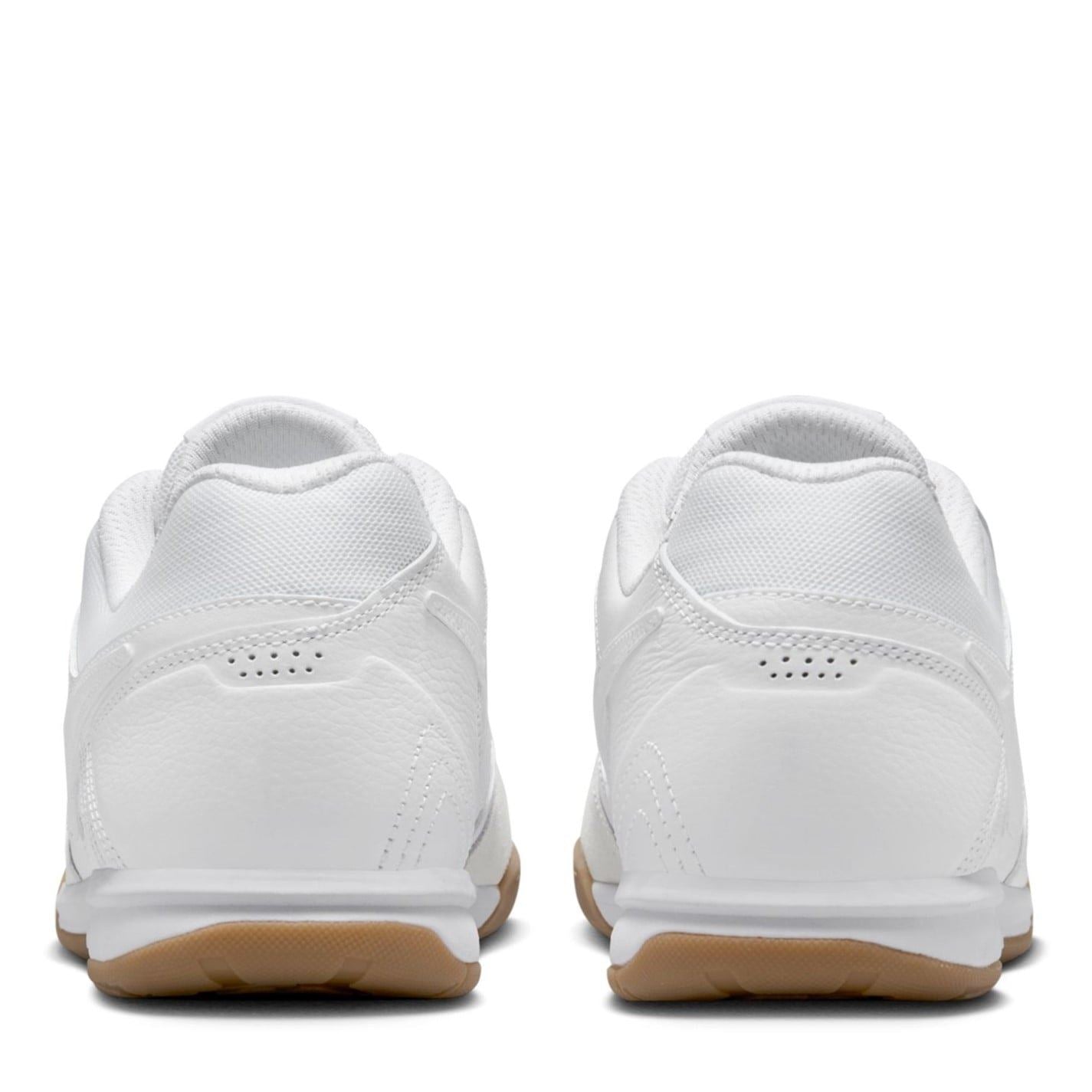 Nike Gato Low Top Round Toe Sneakers
