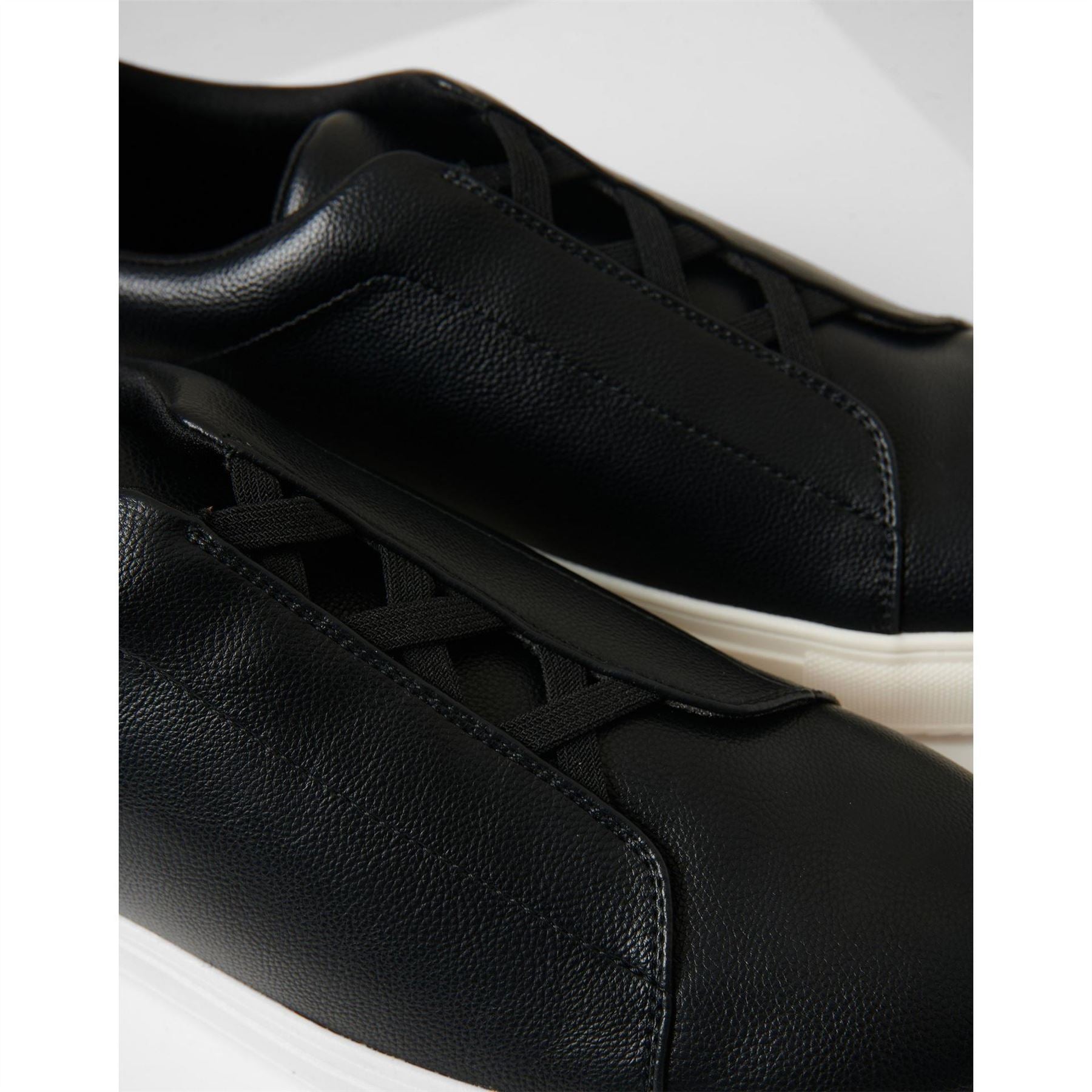 Threadbare Acefield Casual Low Top Trainers