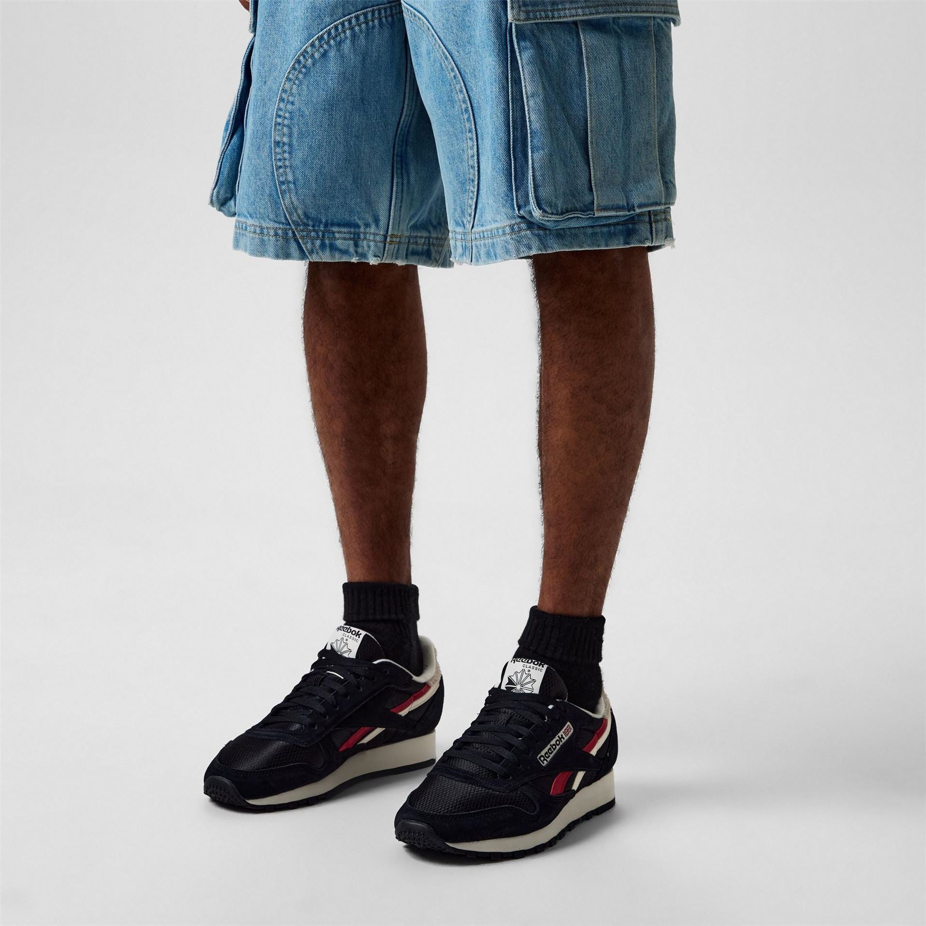 Reebok Classic Leather Low Top Sneakers