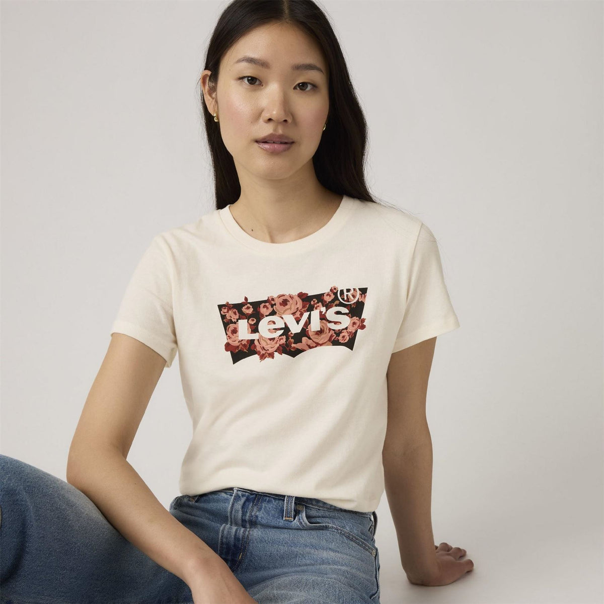 Levis The Perfect Wordmark Graphic Crew Neck Short Sleeve T-Shirt