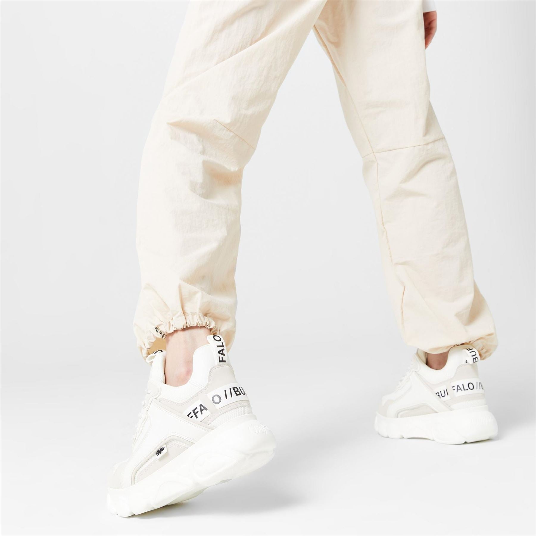 Buffalo Chai Trainers