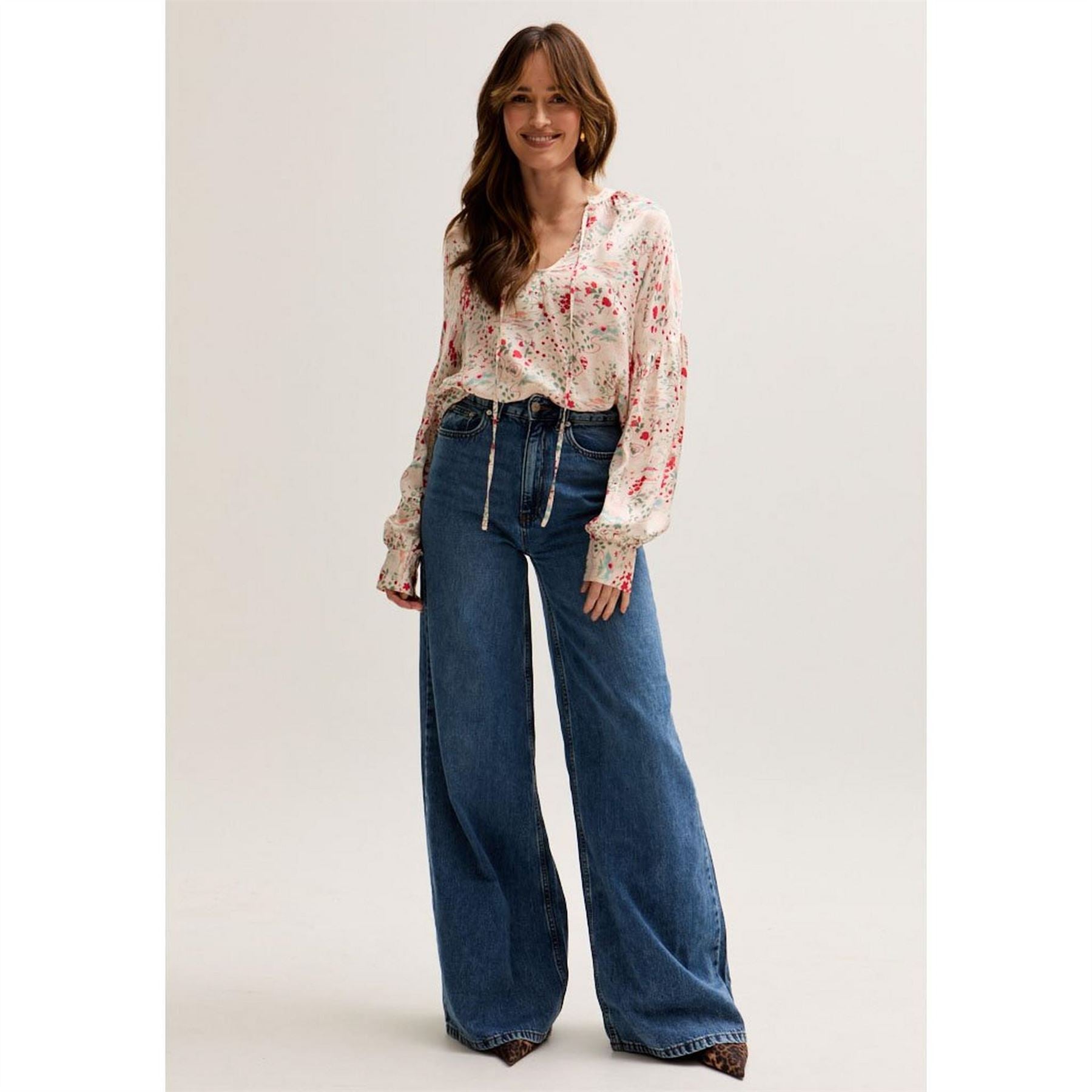 Lily and Lionel Billowy Sleeves Wishing Well Print Blouse In Multi