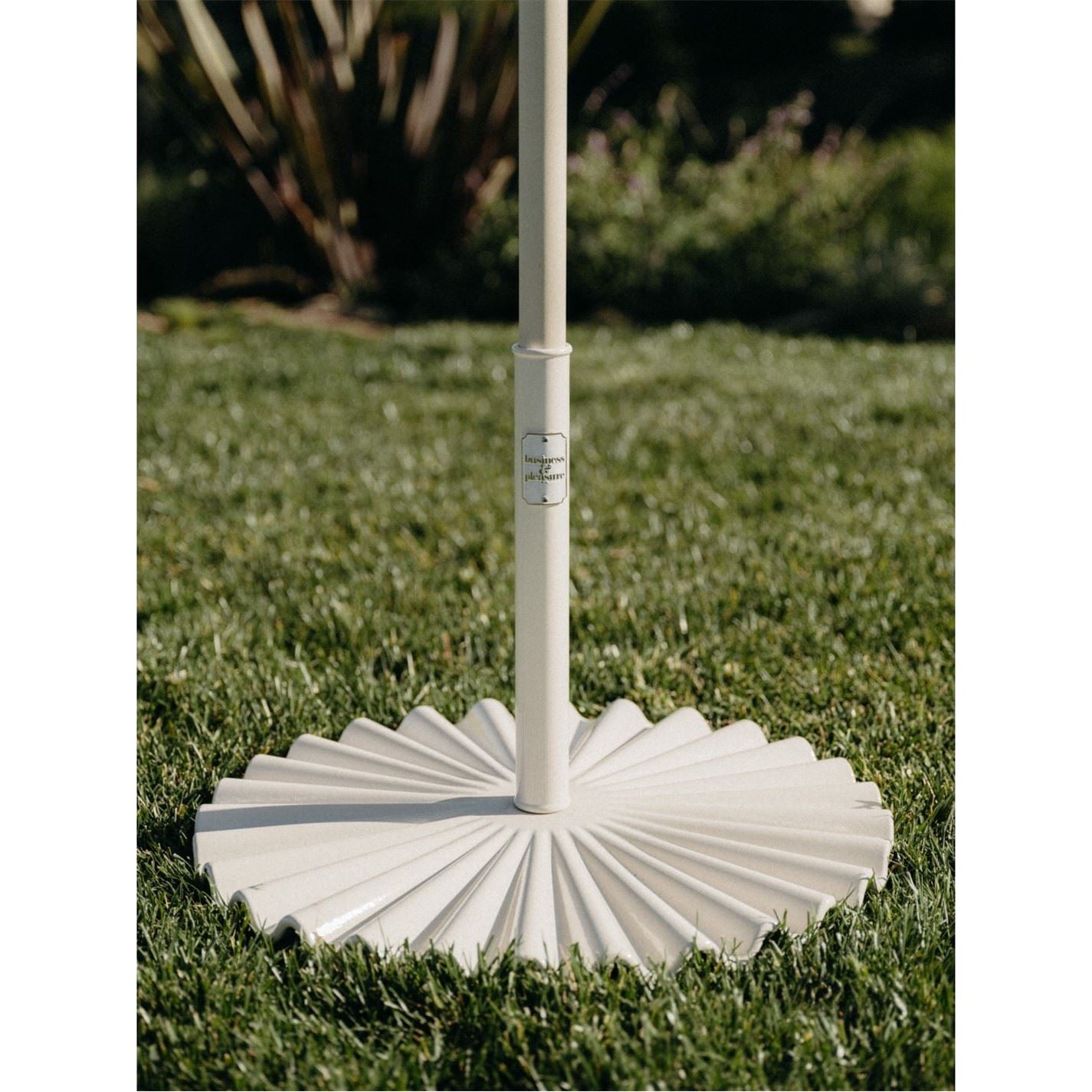 Business and Pleasure Co Clamshell Umbrella Base   Dusky Pink