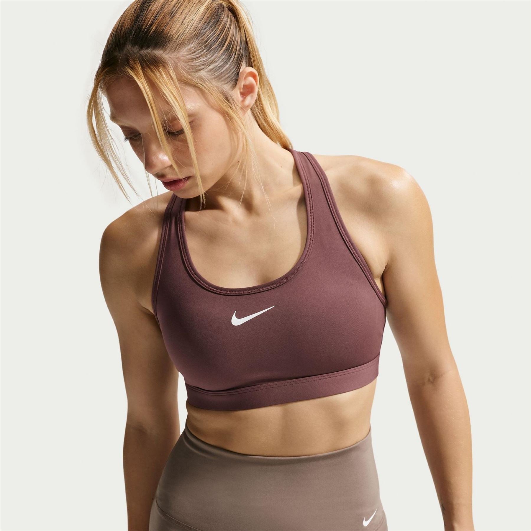Nike Womens Swoosh Medium Support 1 Piece Pad Sports Bra