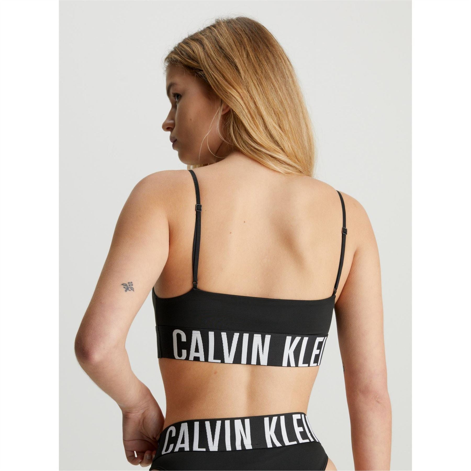 Calvin Klein Cropped Snug Fit Logo Bra