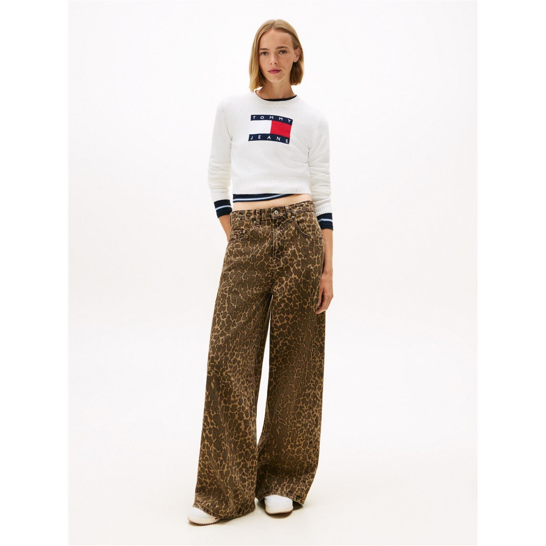 Tommy Jeans Embroidered Crew Neck Ribbed Collar Long Sleeve Sweater