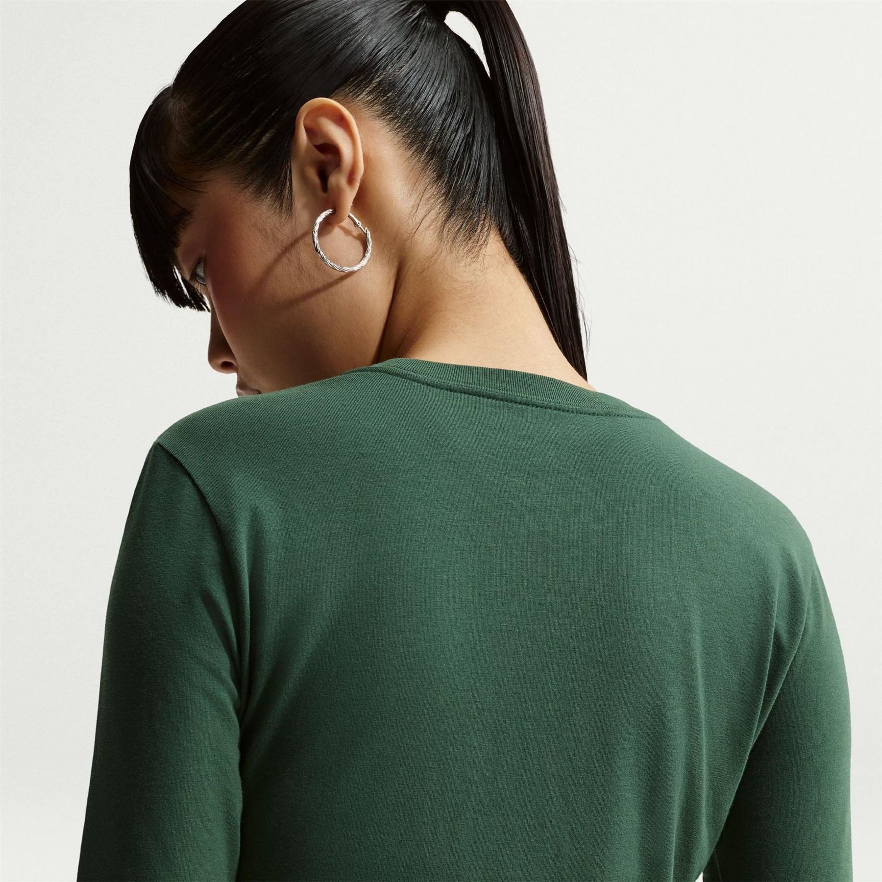 Nike Chill Knit Long Sleeve Cropped T-Shirt