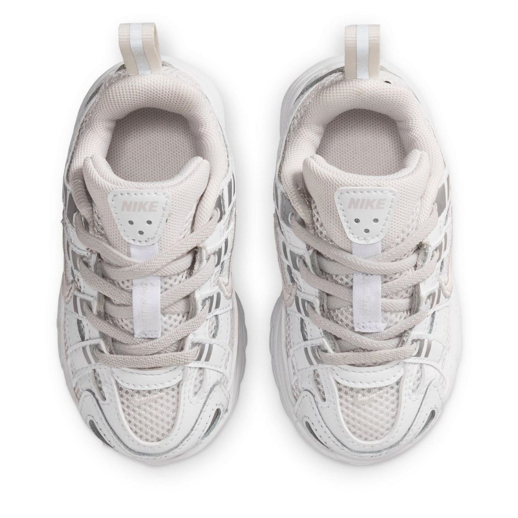 Nike P6000 In10 Lace-Up Stripe Sneakers
