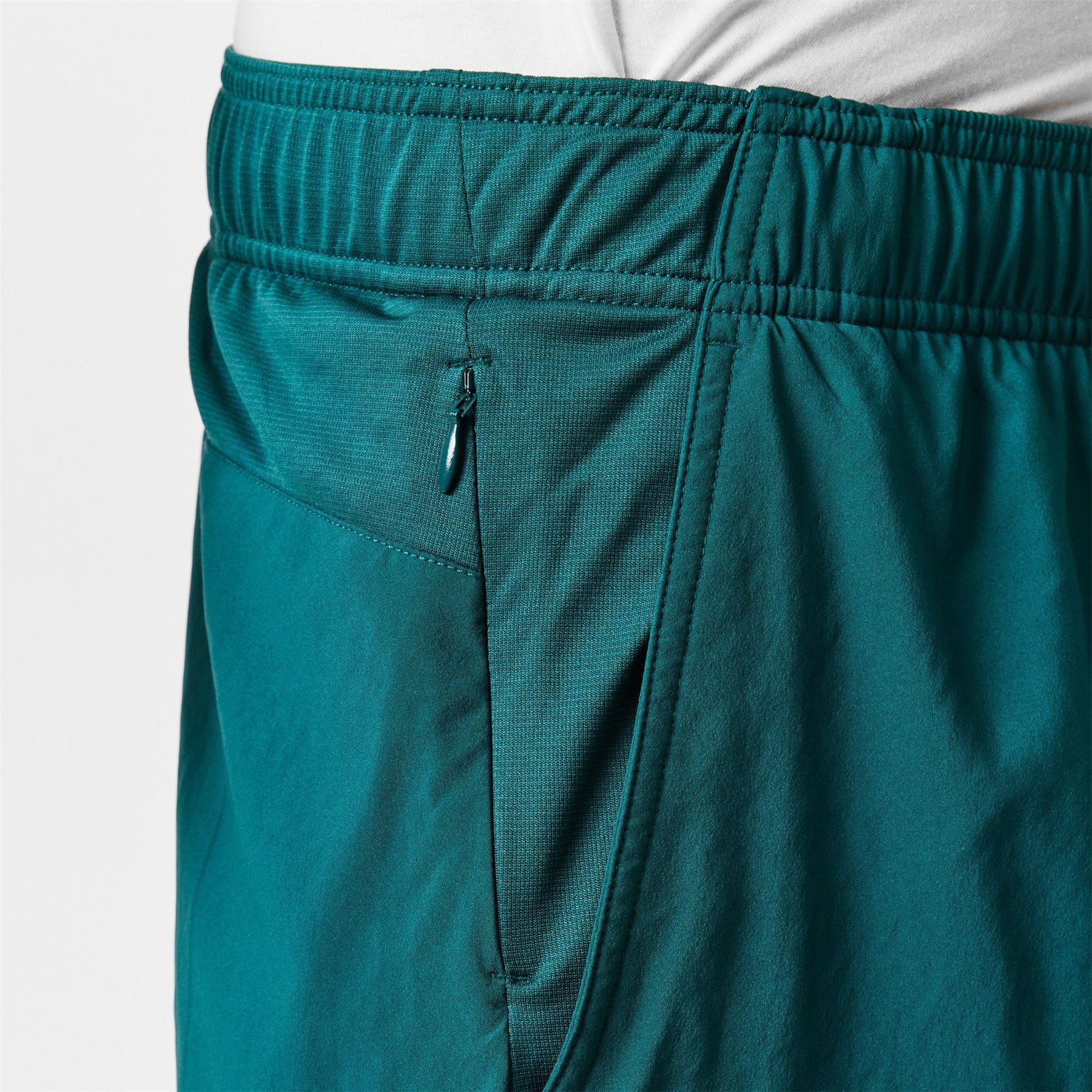 The North Face 247 Woven Shorts