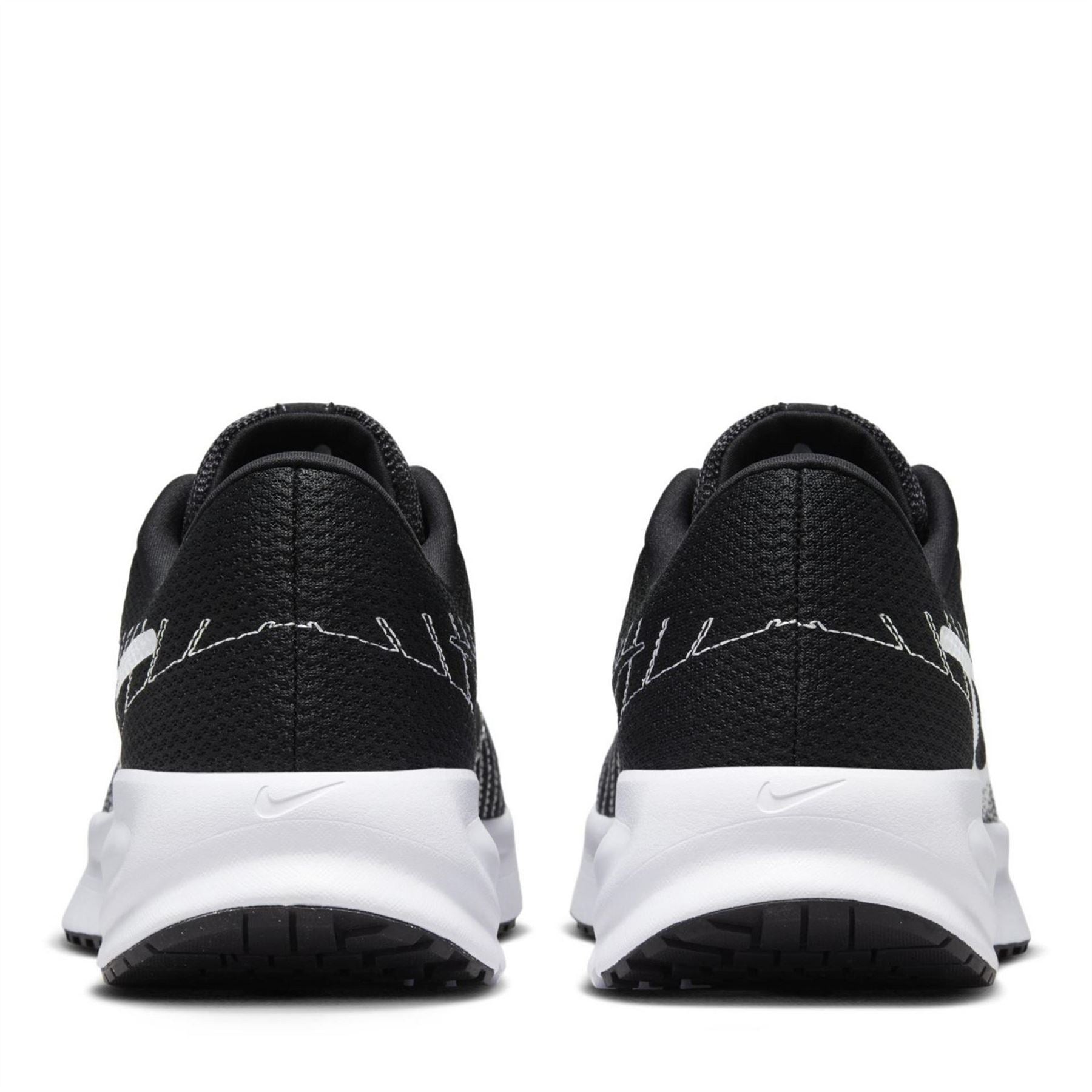 Nike Run Defy Low Top Sneakers