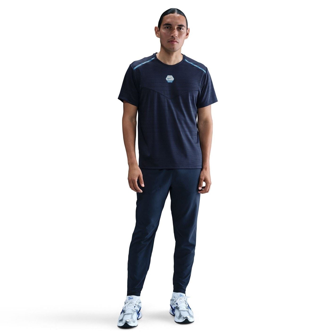 Nike Run Regular Fit Short Sleeve Crew Neck Athletic Top