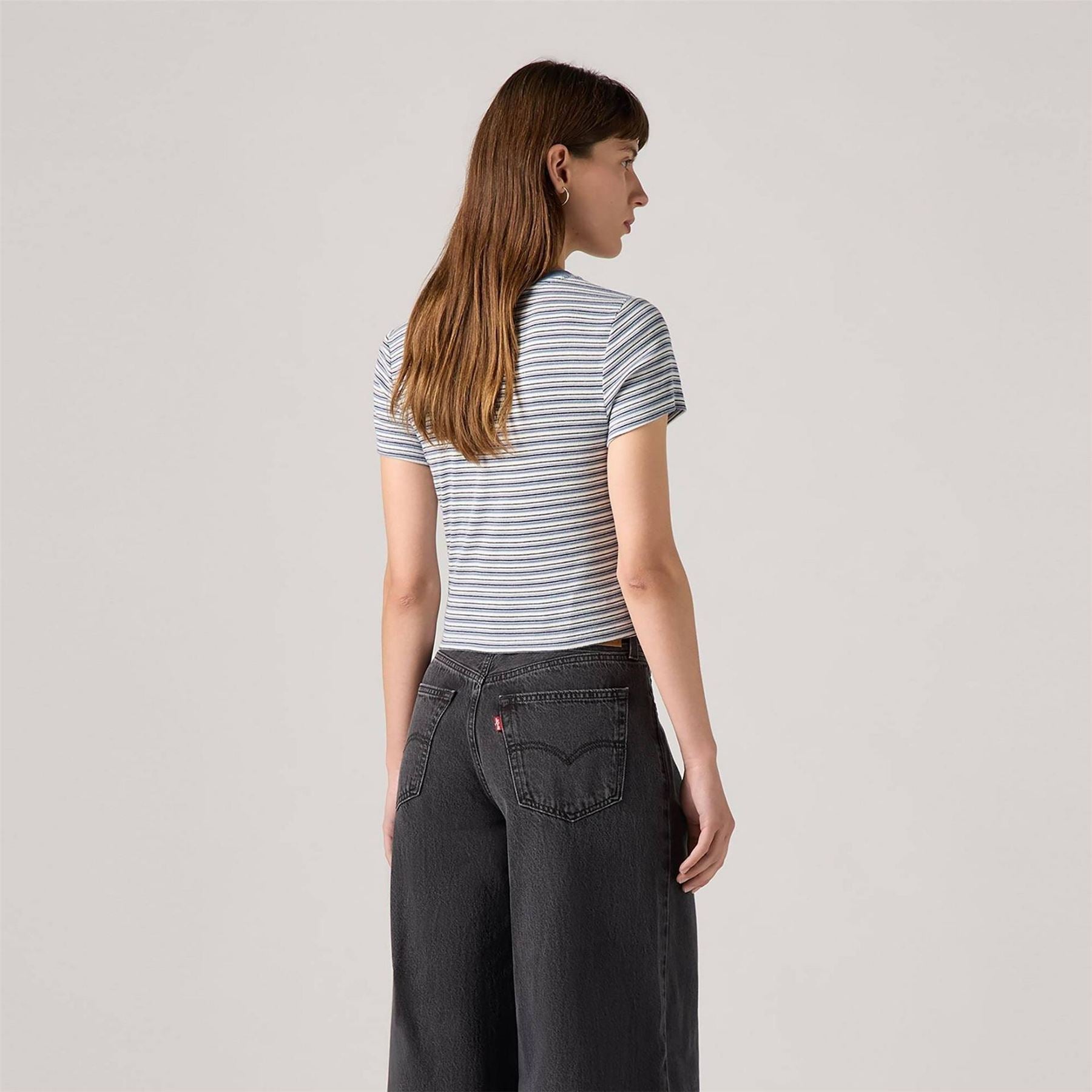 Levis Essential Sporty Cropped Slim Fit Crew Neck T-Shirt