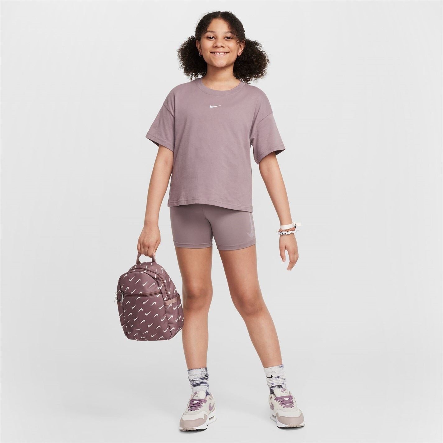 Nike Sportswear Big Kids (girls) T-Shirt