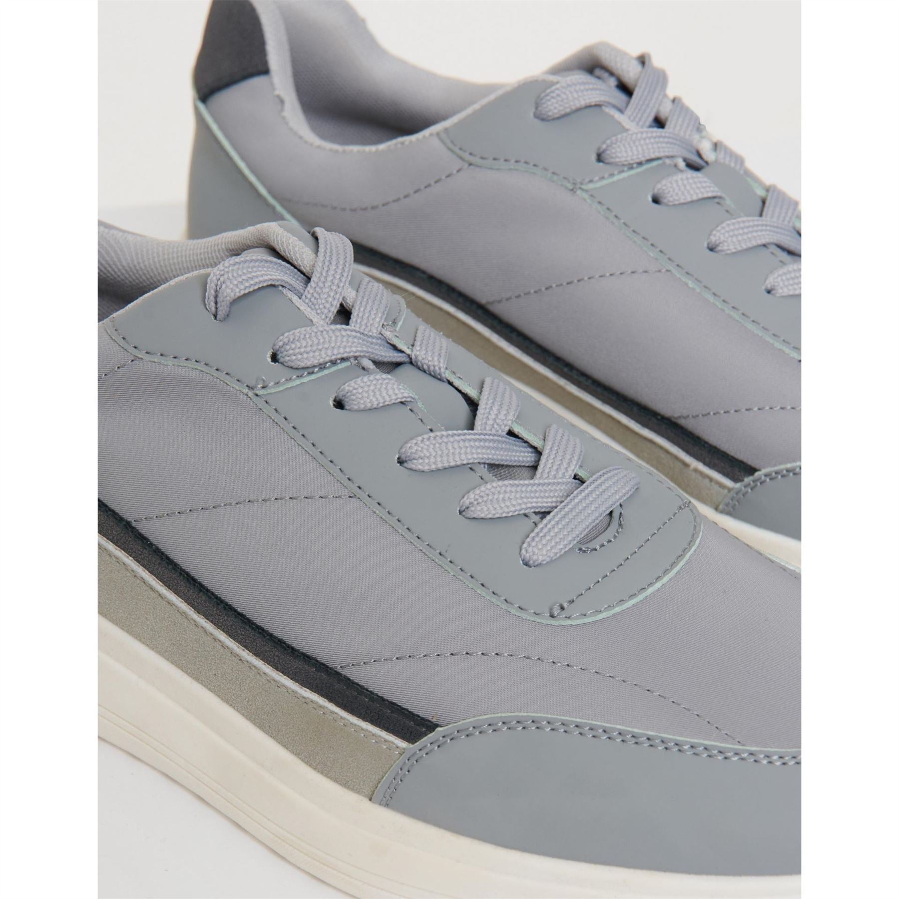 Threadbare Ariba Trainer Casual Low Top Trainers