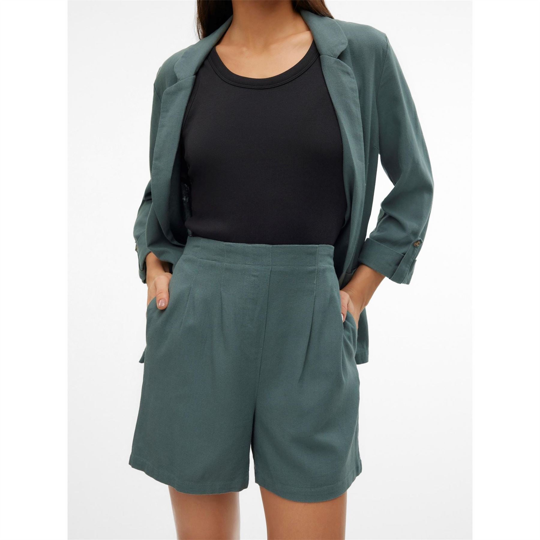 Vero Moda Jesmilo Bermuda Shorts with Elasticated Waistband