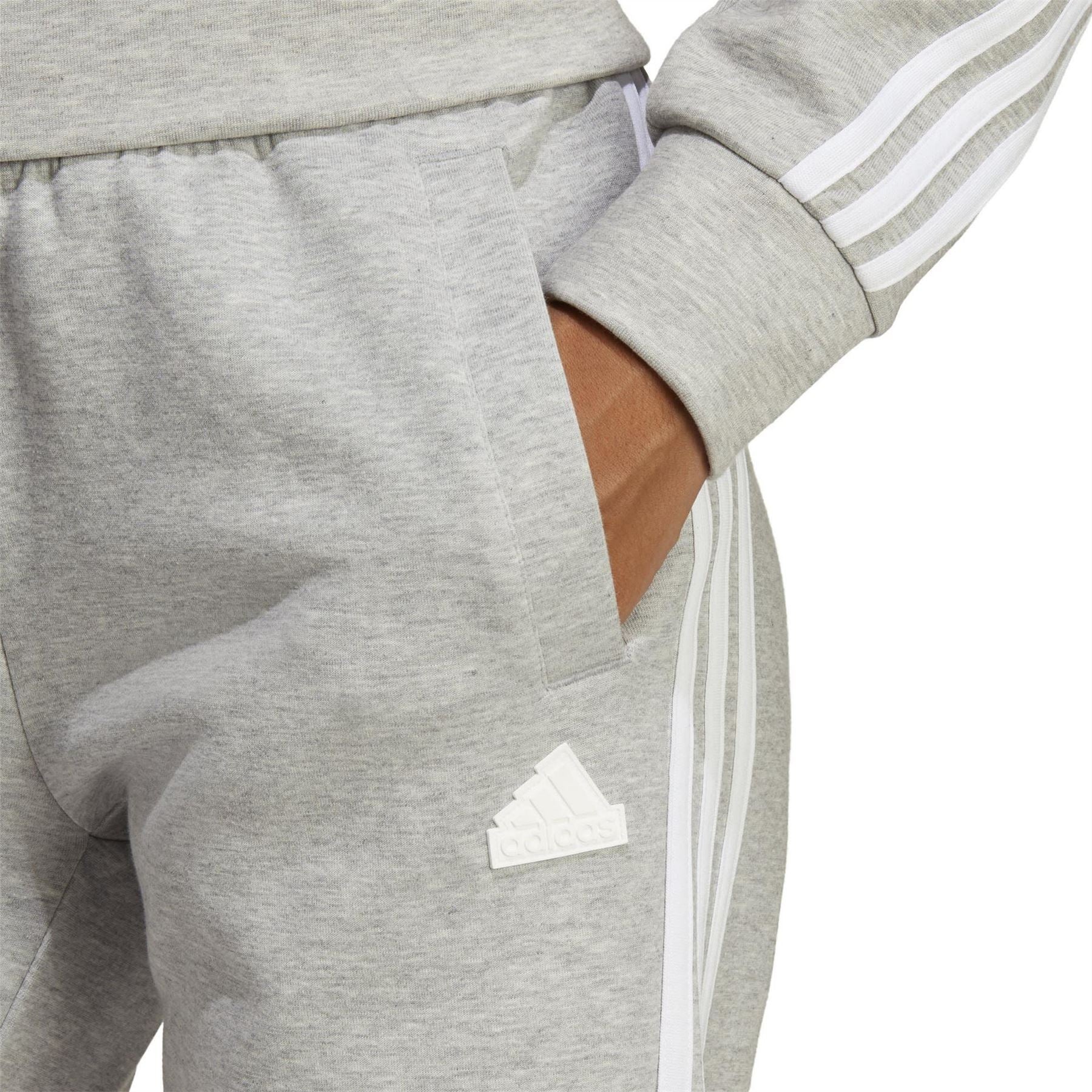 W Fleece Closed Cuff Joggers