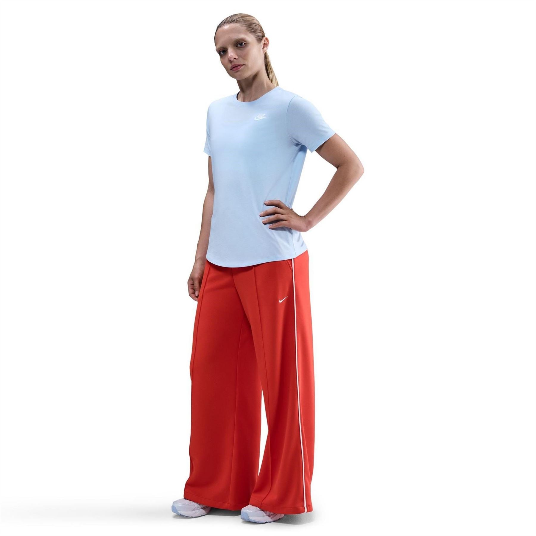 Nike Womens Sportswear Club T-Shirt