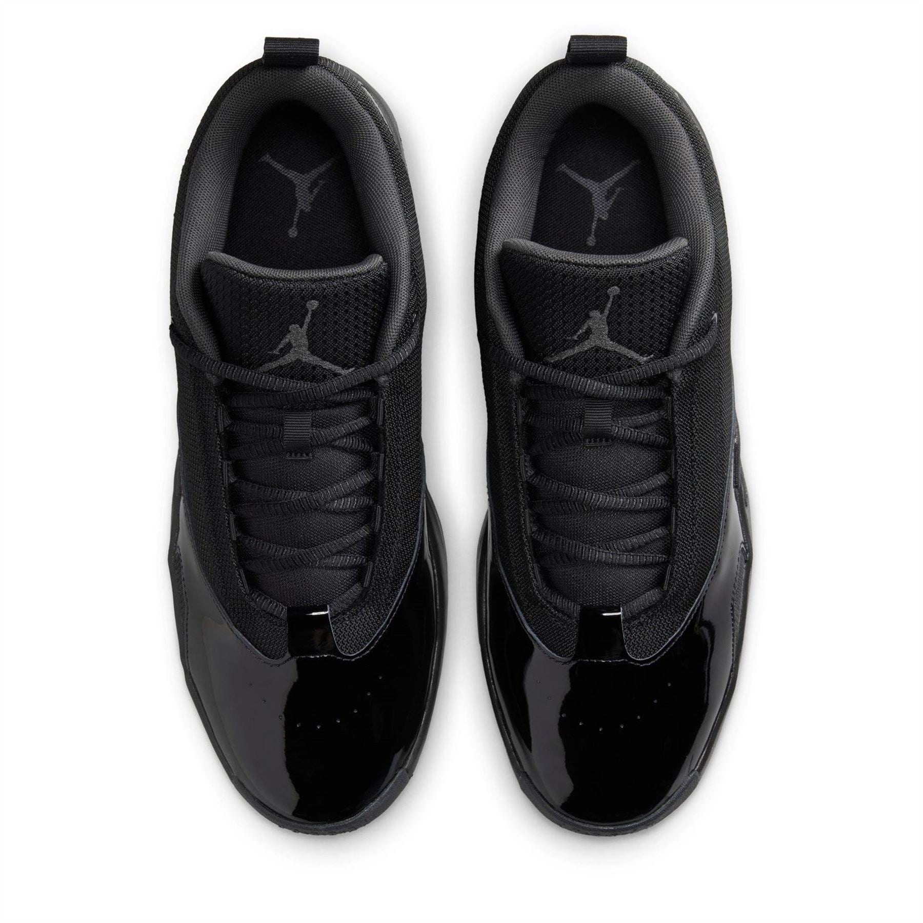 Air Jordan Max Aura Basketball Trainers