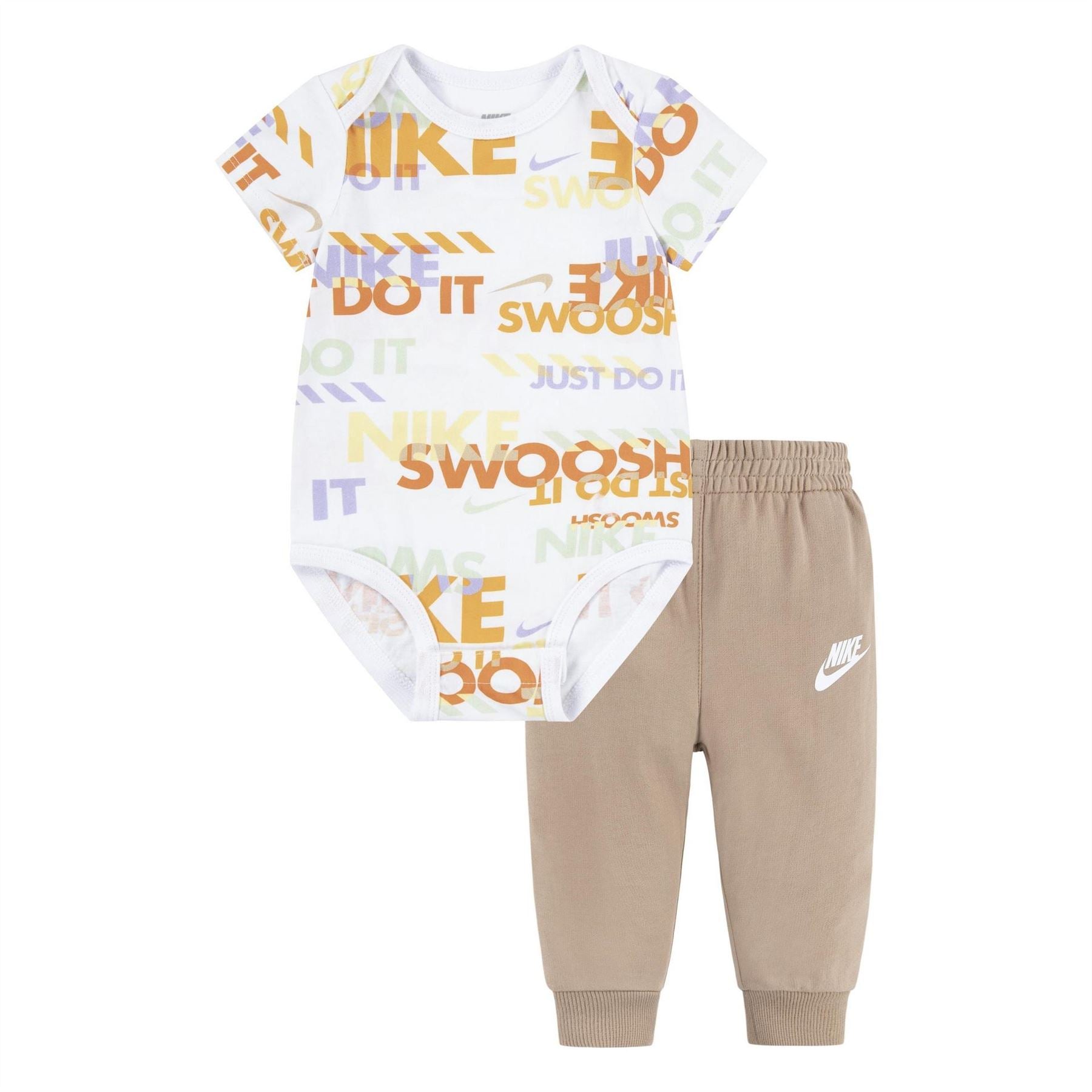 Nike Playful Explorer All Over Print Pyjama Set