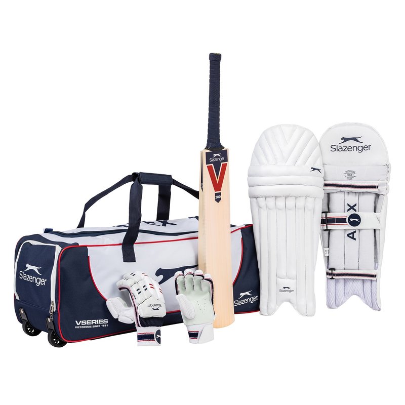 Slazenger V200 Academy Right Hand Cricket Set